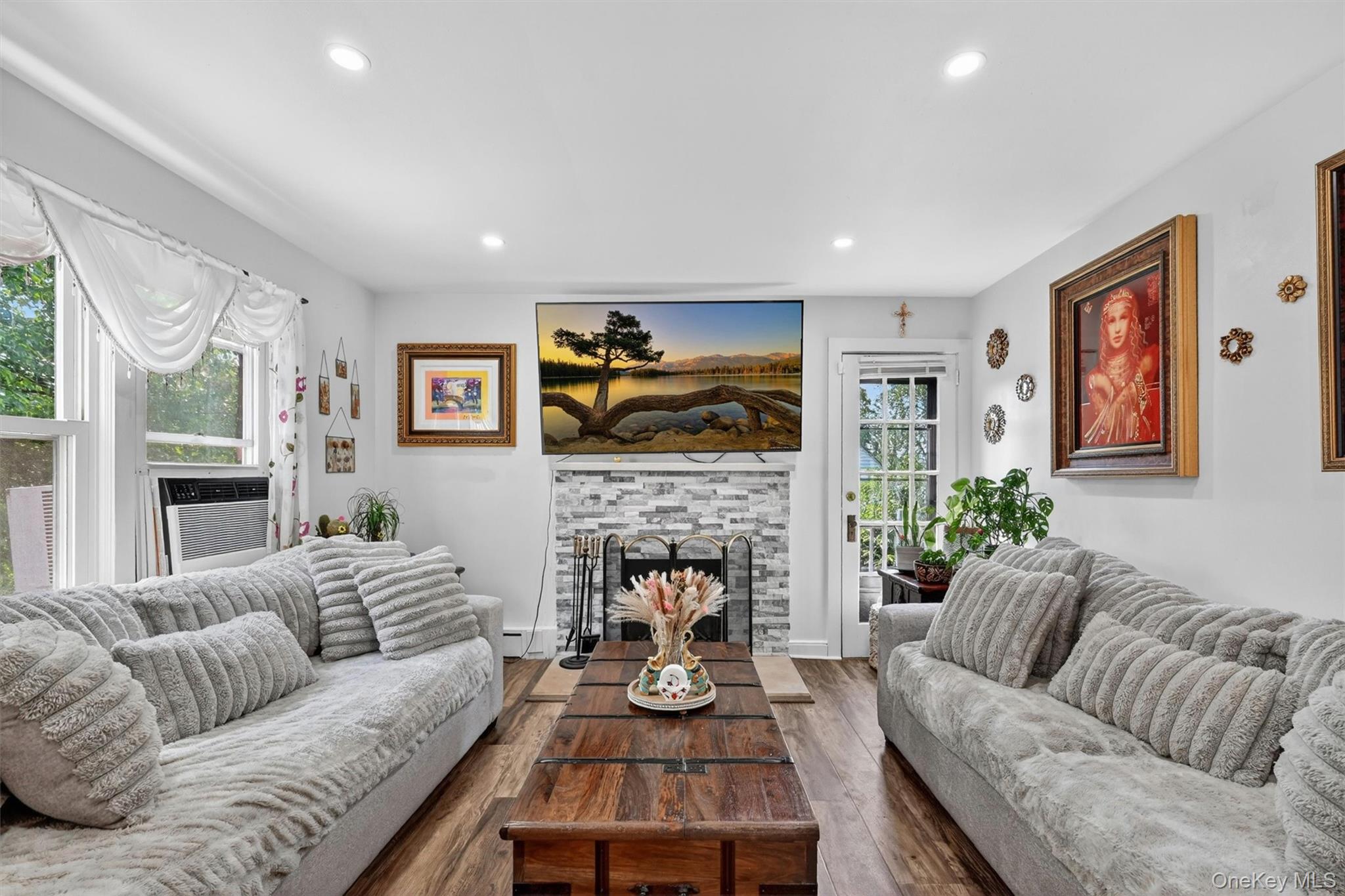 239 Leslie Avenue