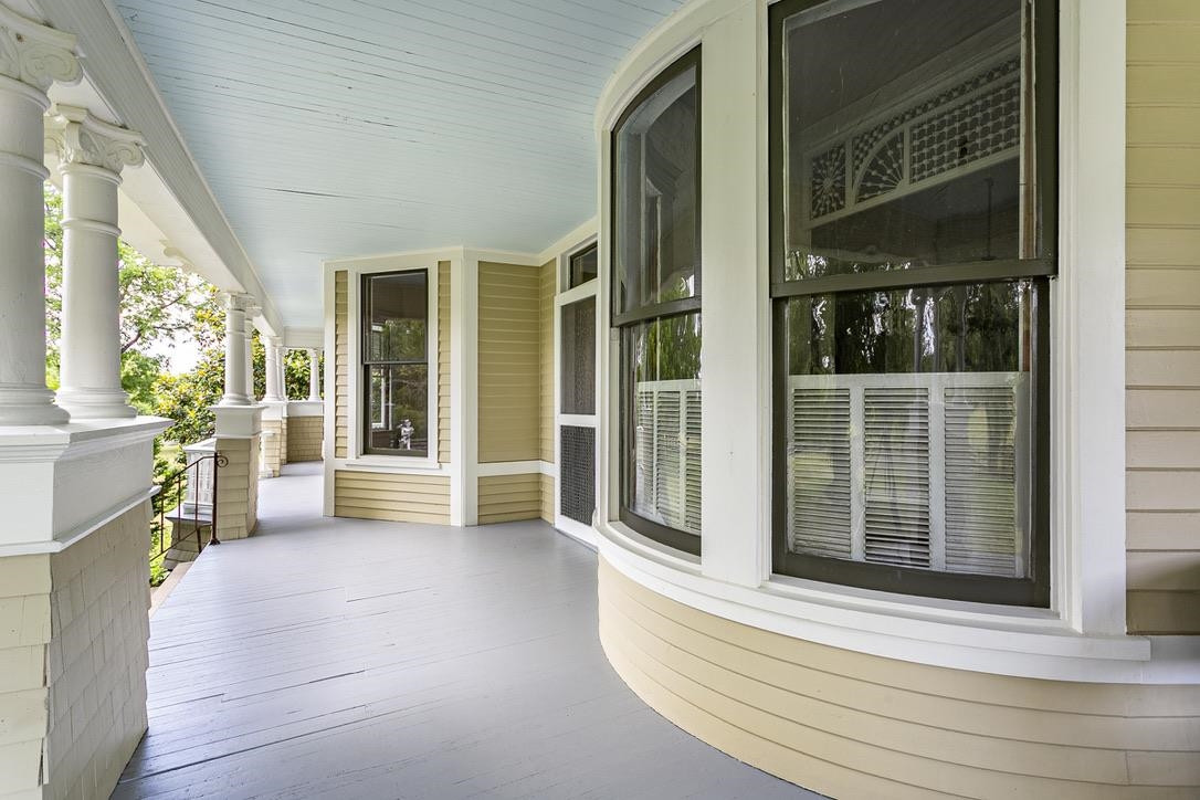 228 Holt Road