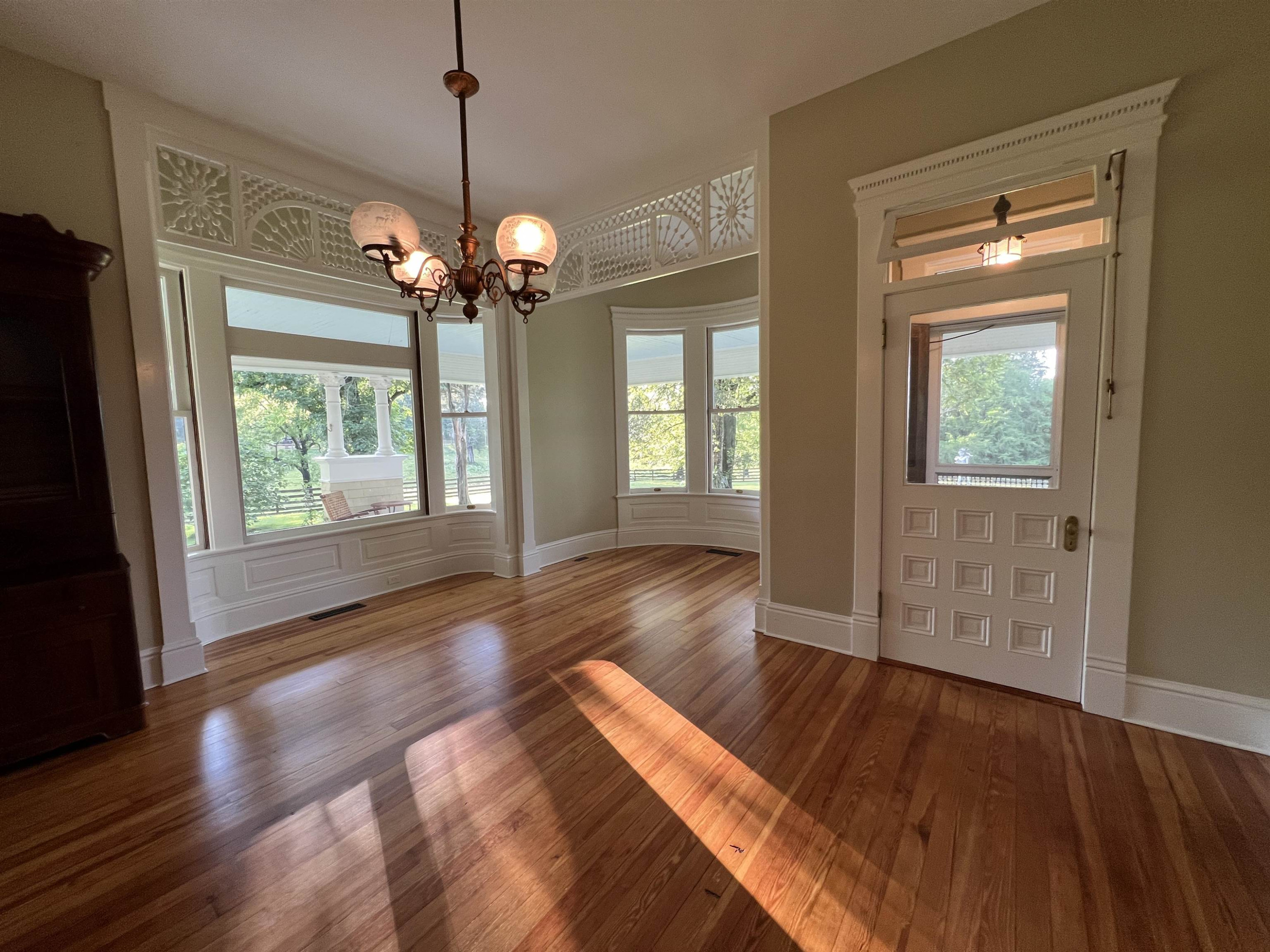 228 Holt Road