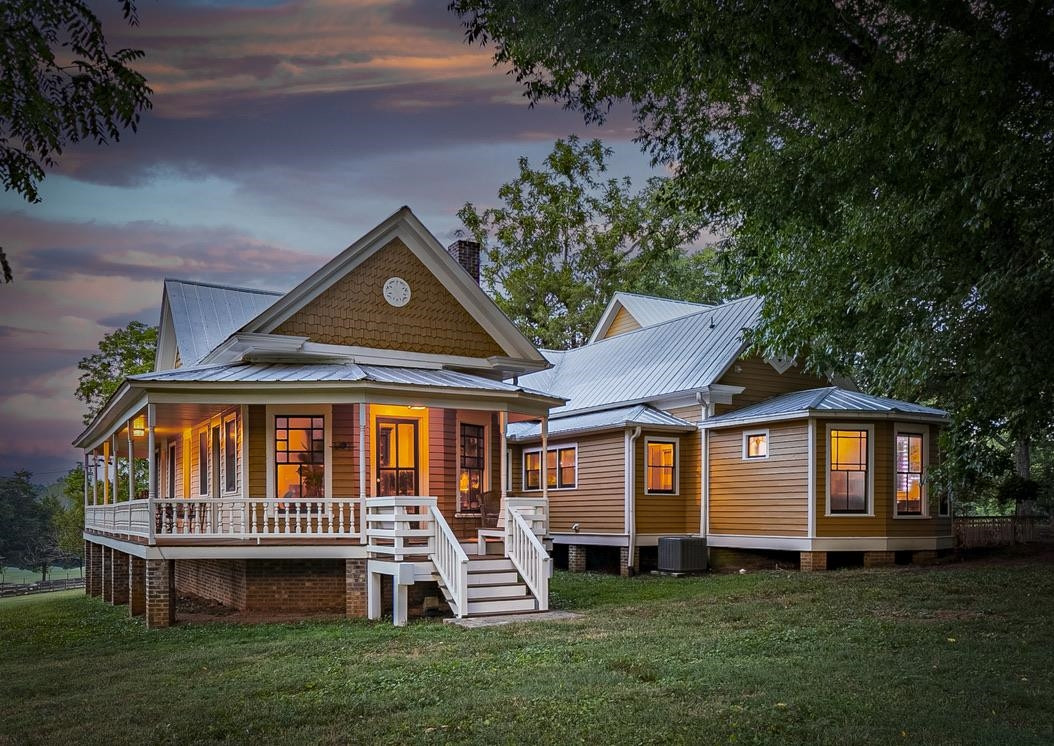 228 Holt Road