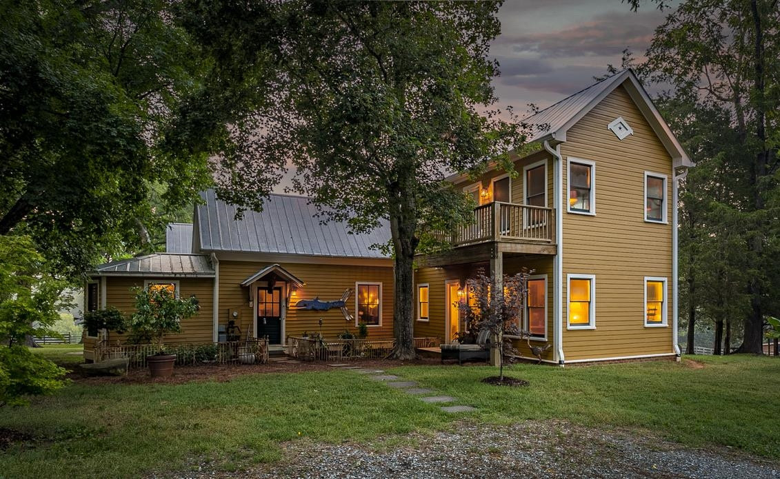 228 Holt Road
