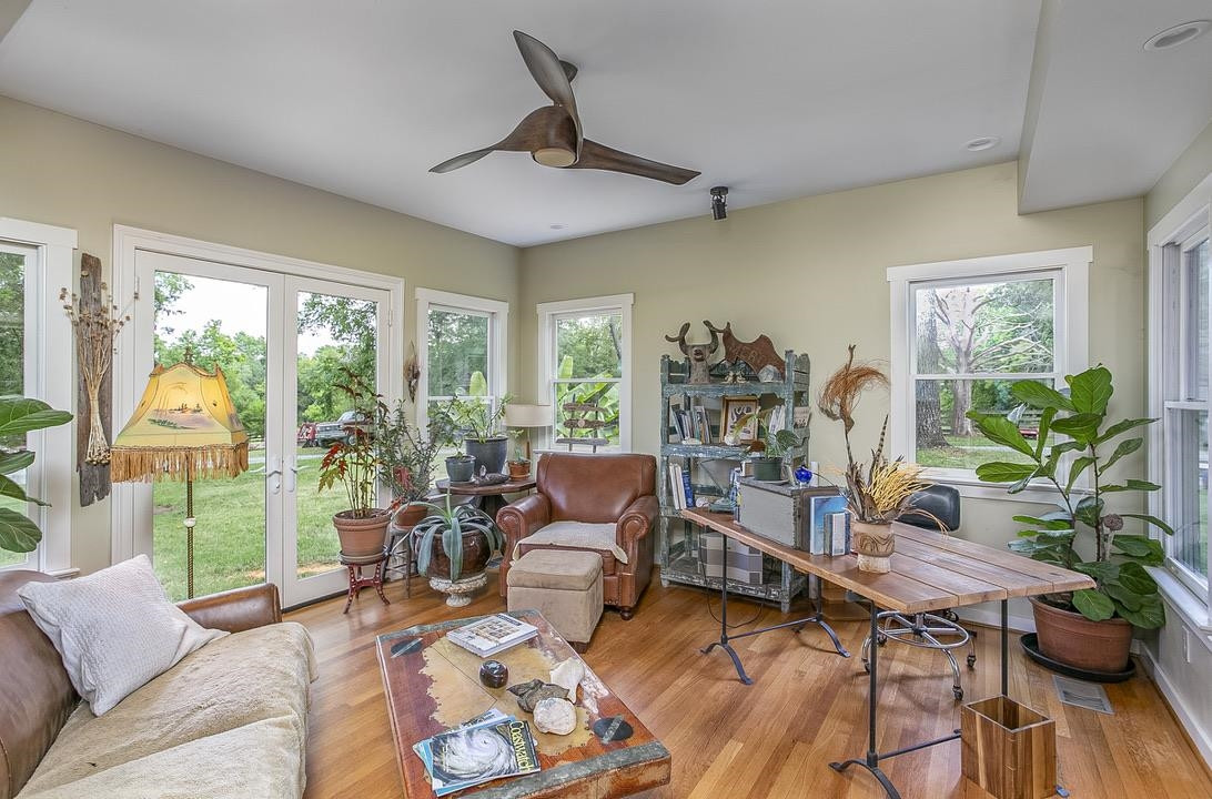 228 Holt Road