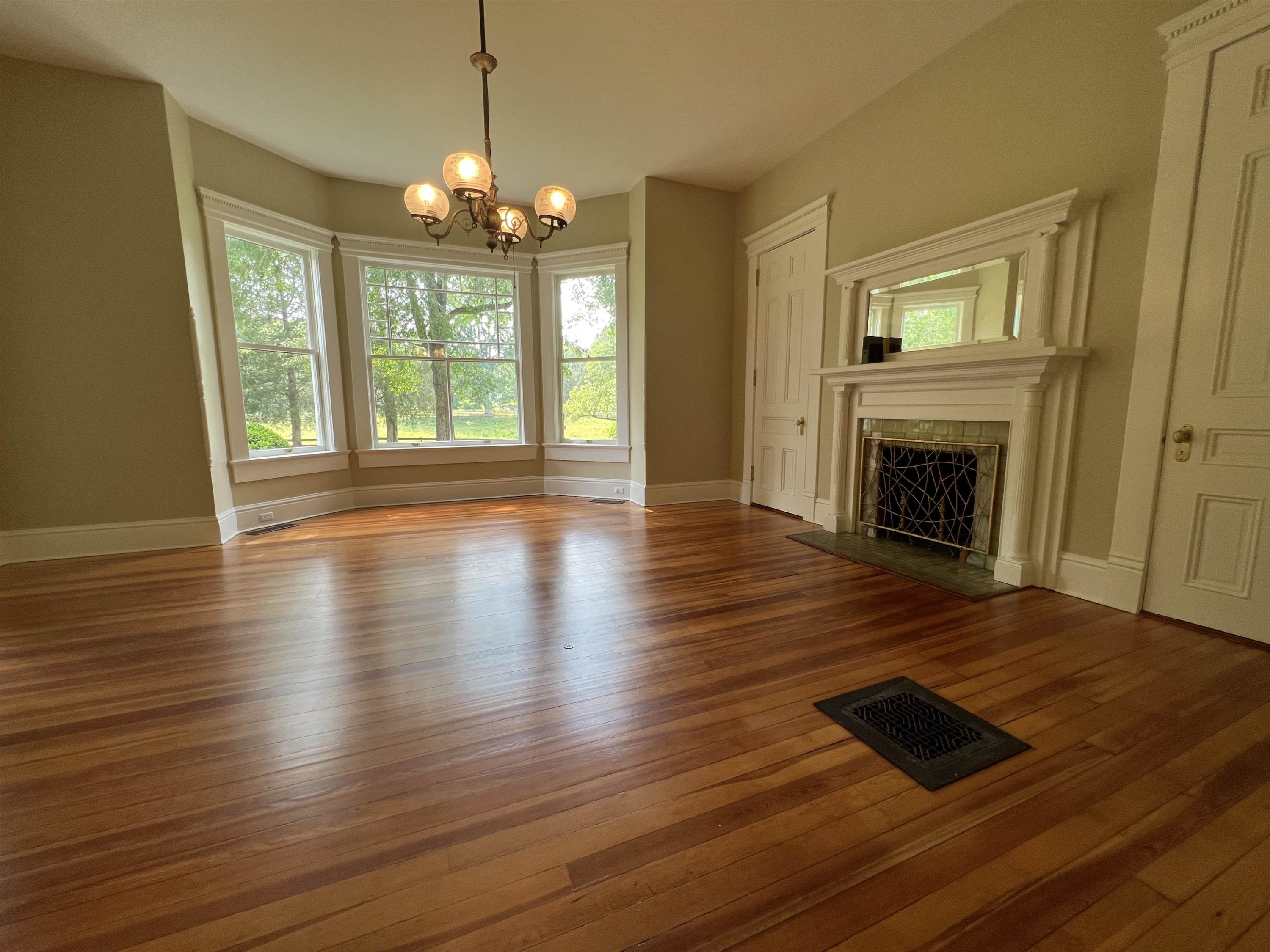 228 Holt Road