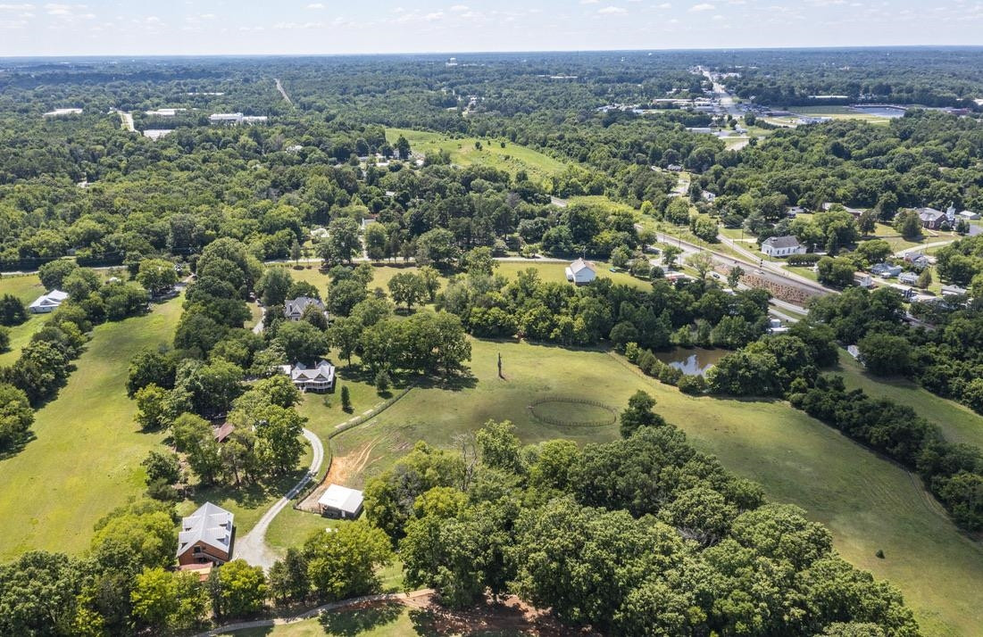 228 Holt Road