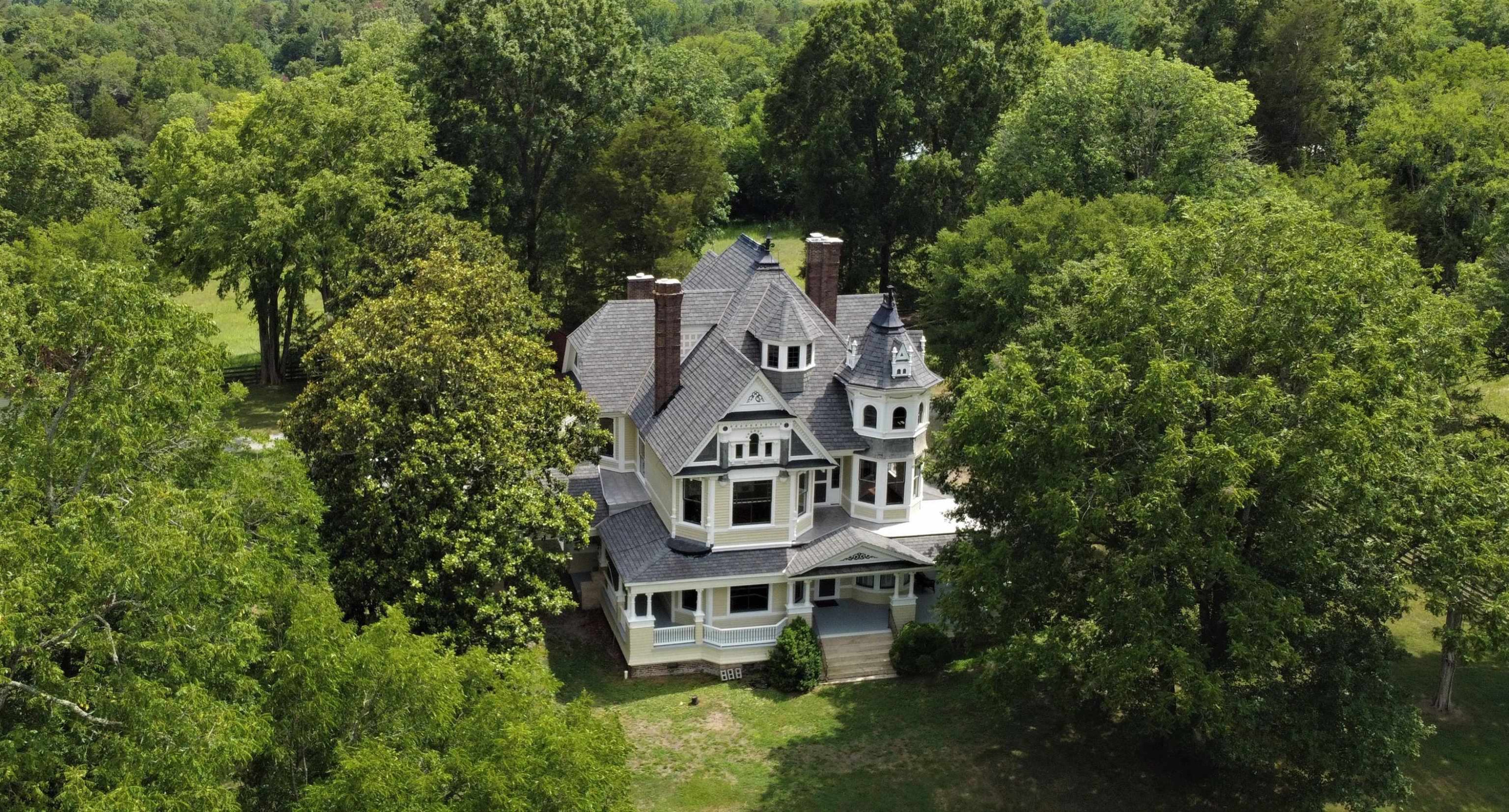 228 Holt Road