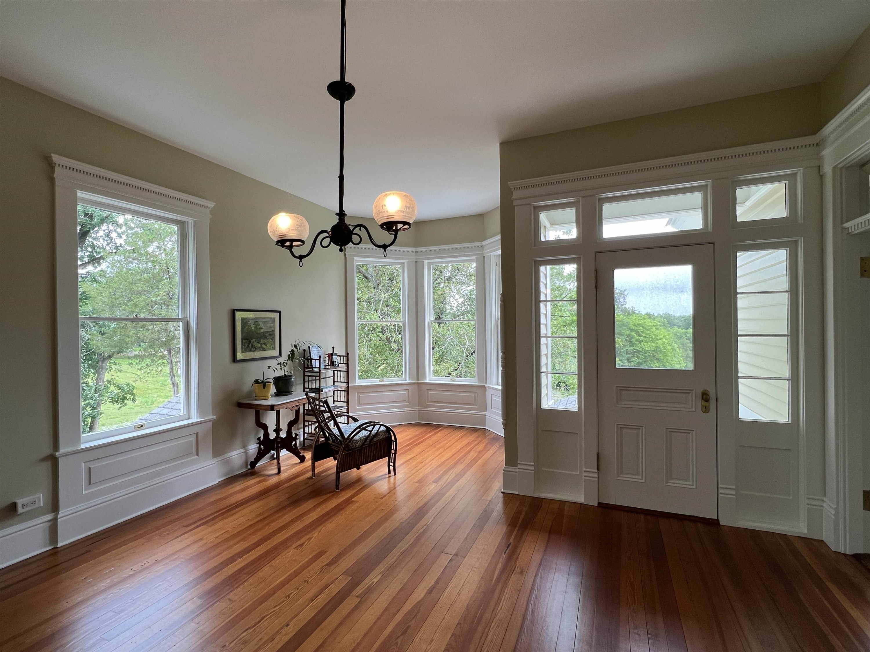 228 Holt Road