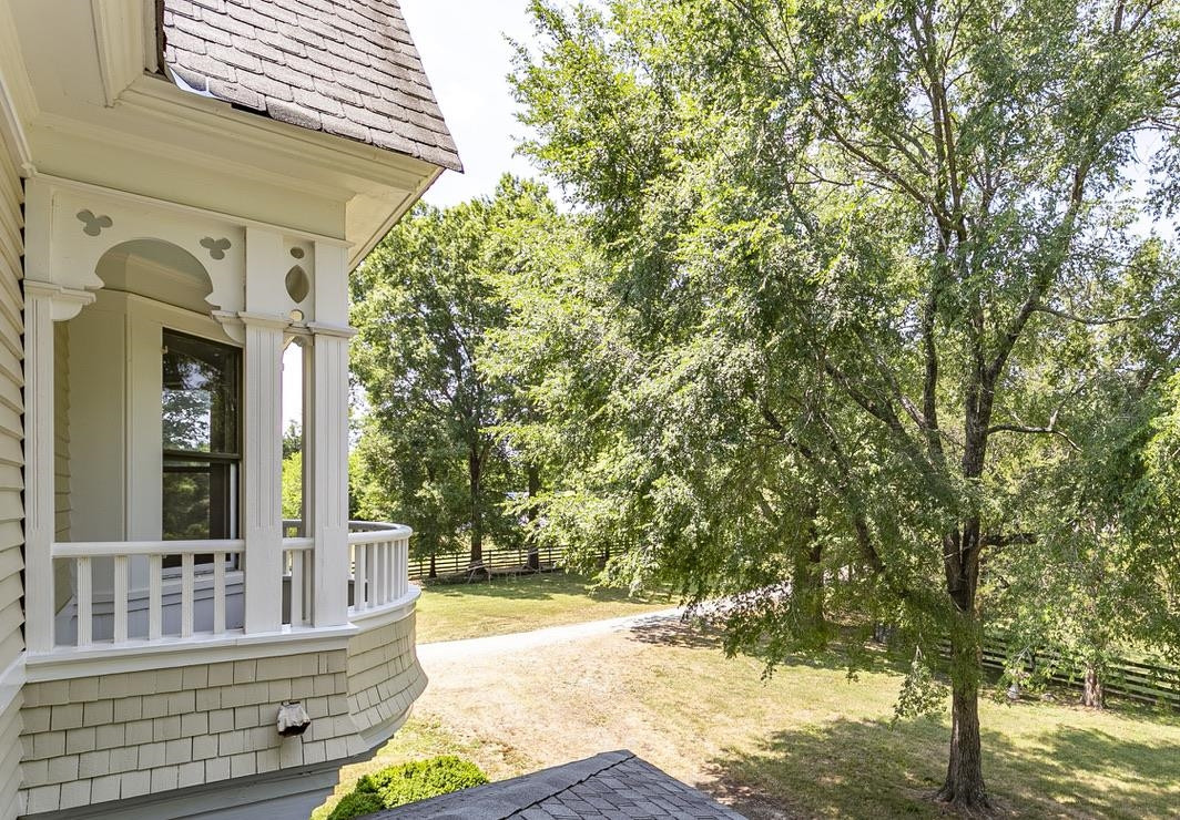 228 Holt Road