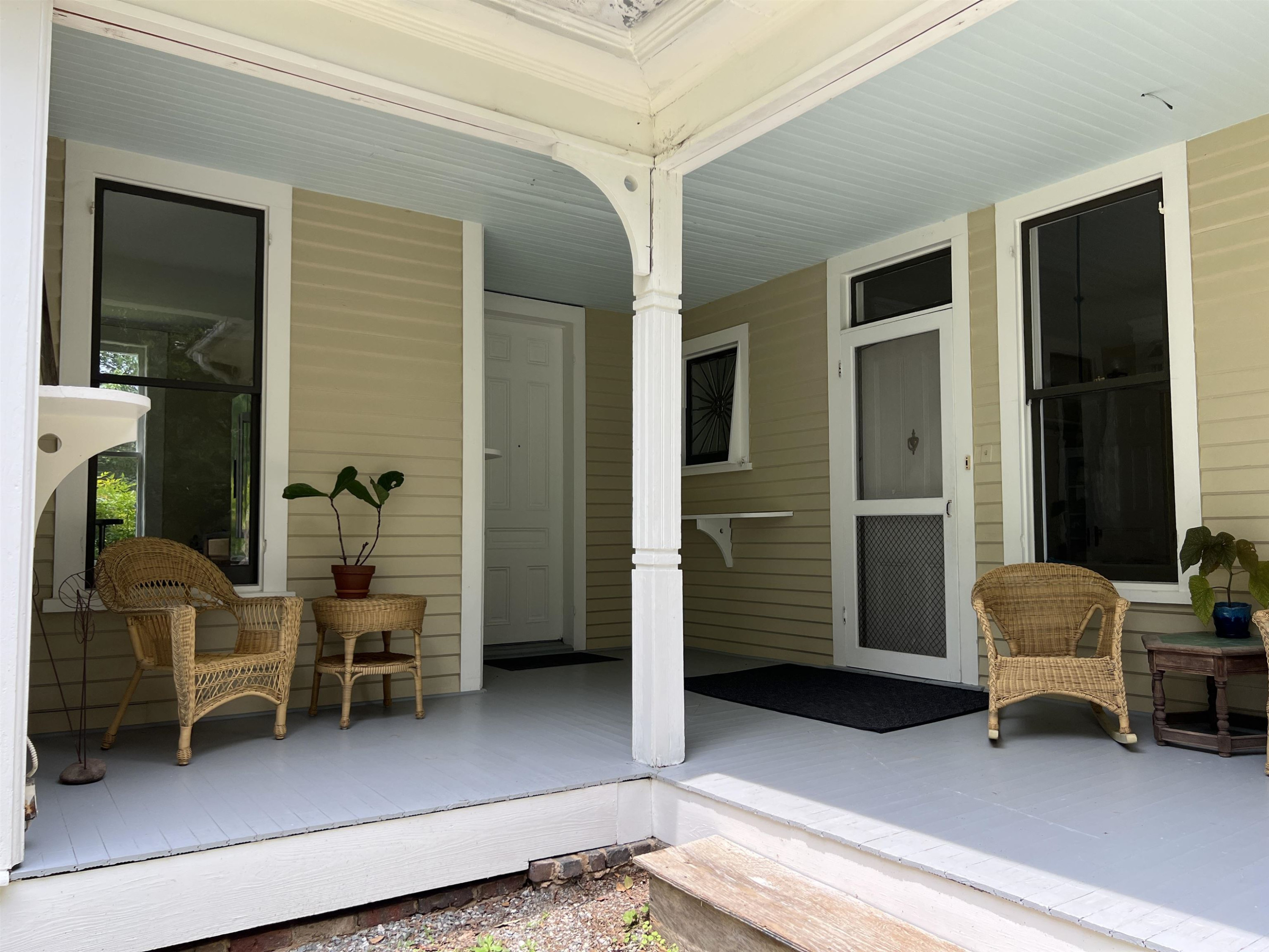 228 Holt Road