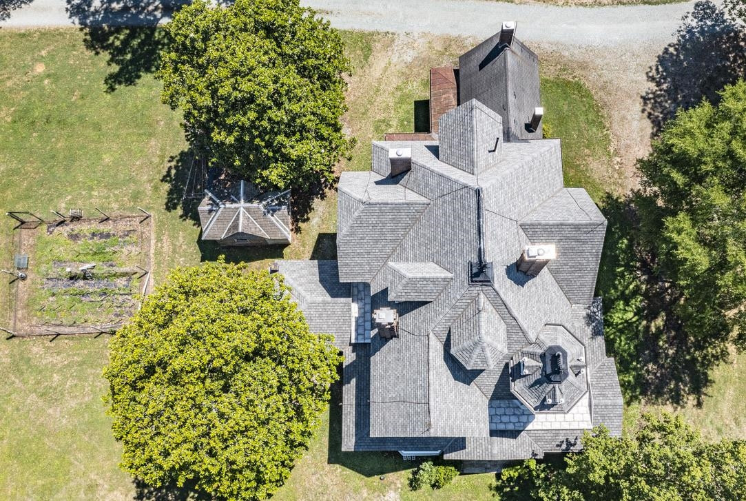 228 Holt Road