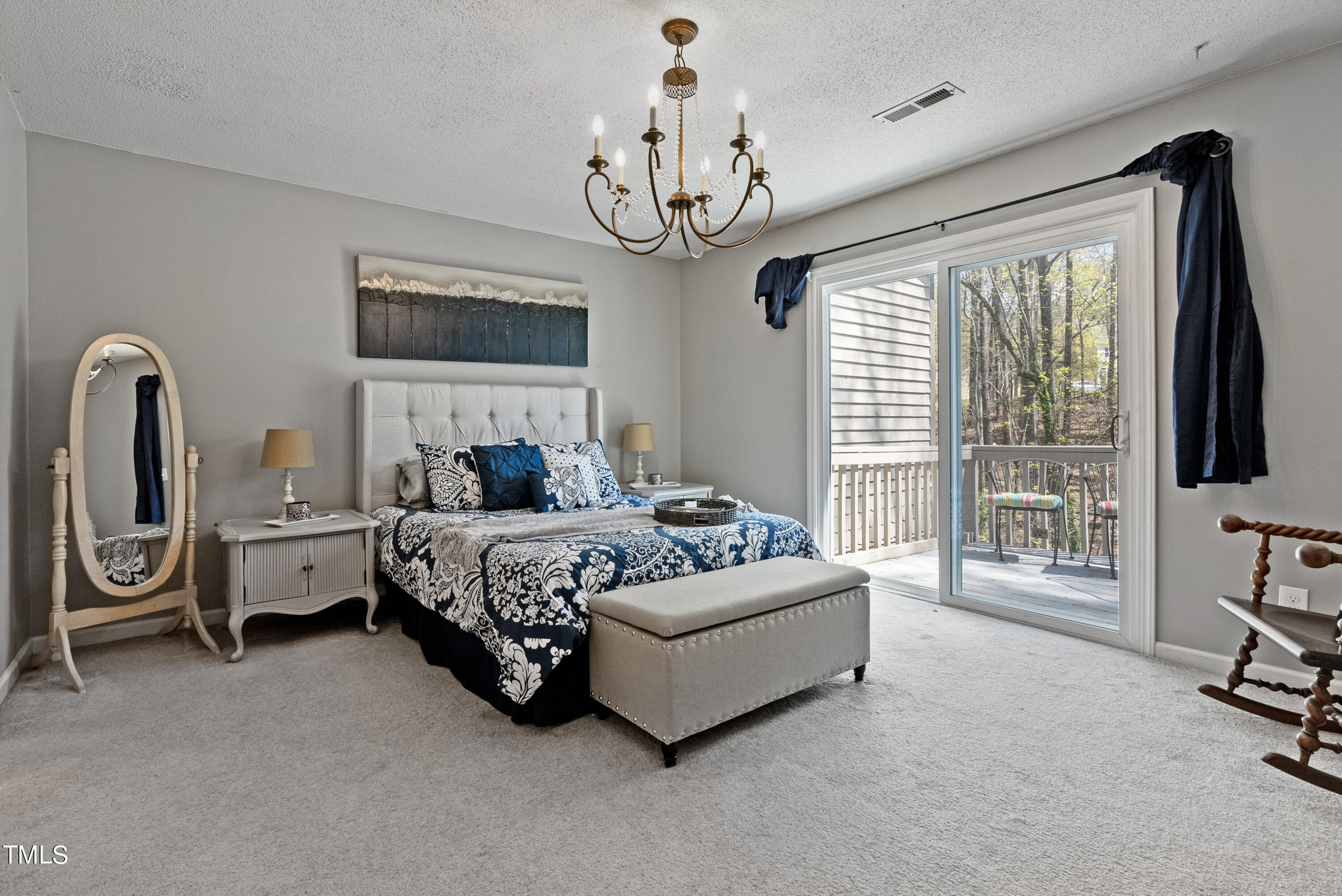 2017 Willow Hill Lane