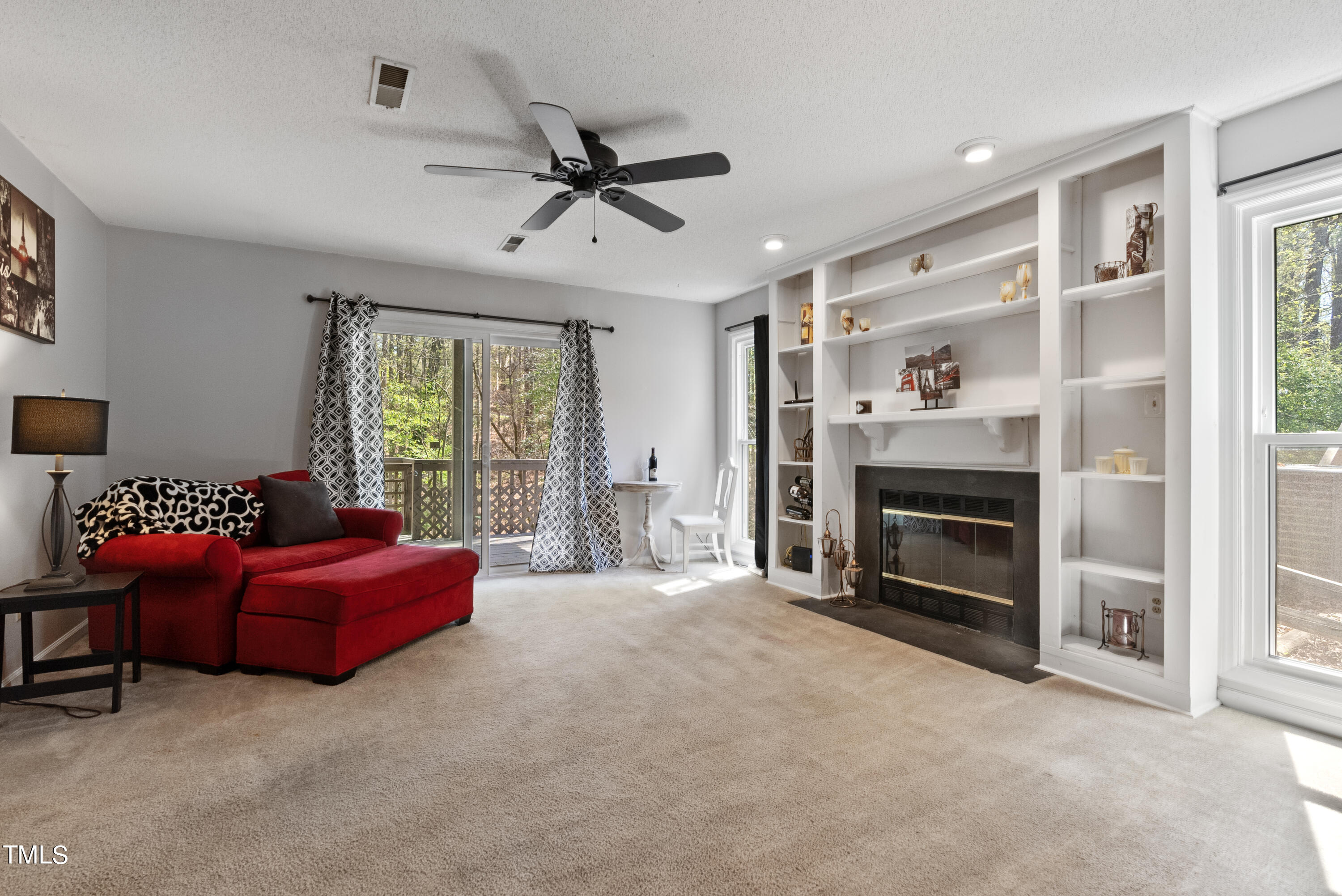 2017 Willow Hill Lane