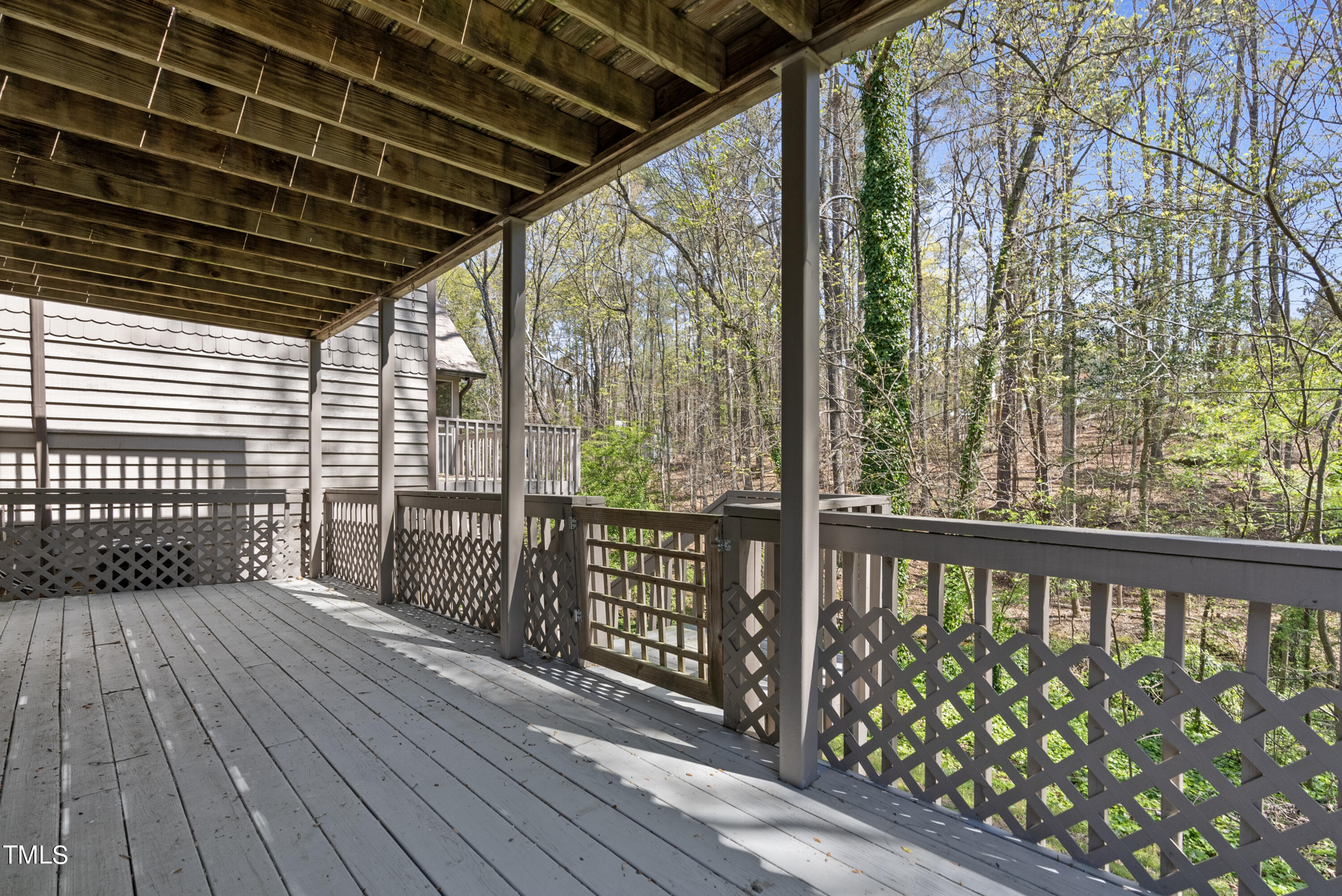 2017 Willow Hill Lane
