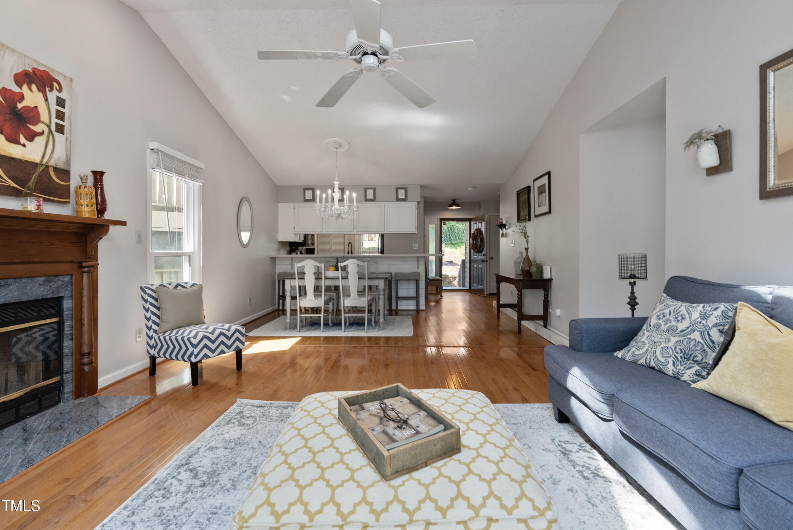 2017 Willow Hill Lane