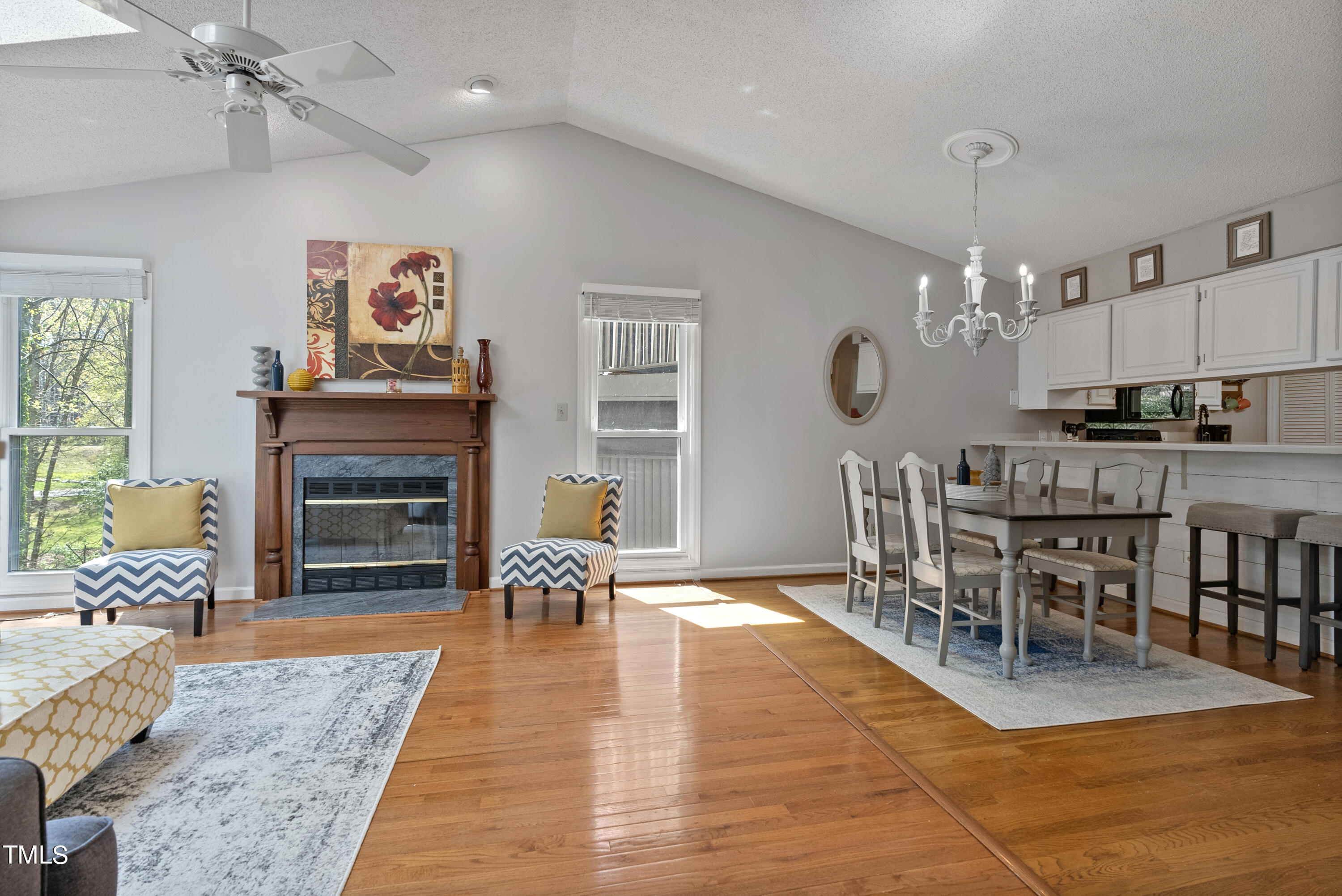 2017 Willow Hill Lane