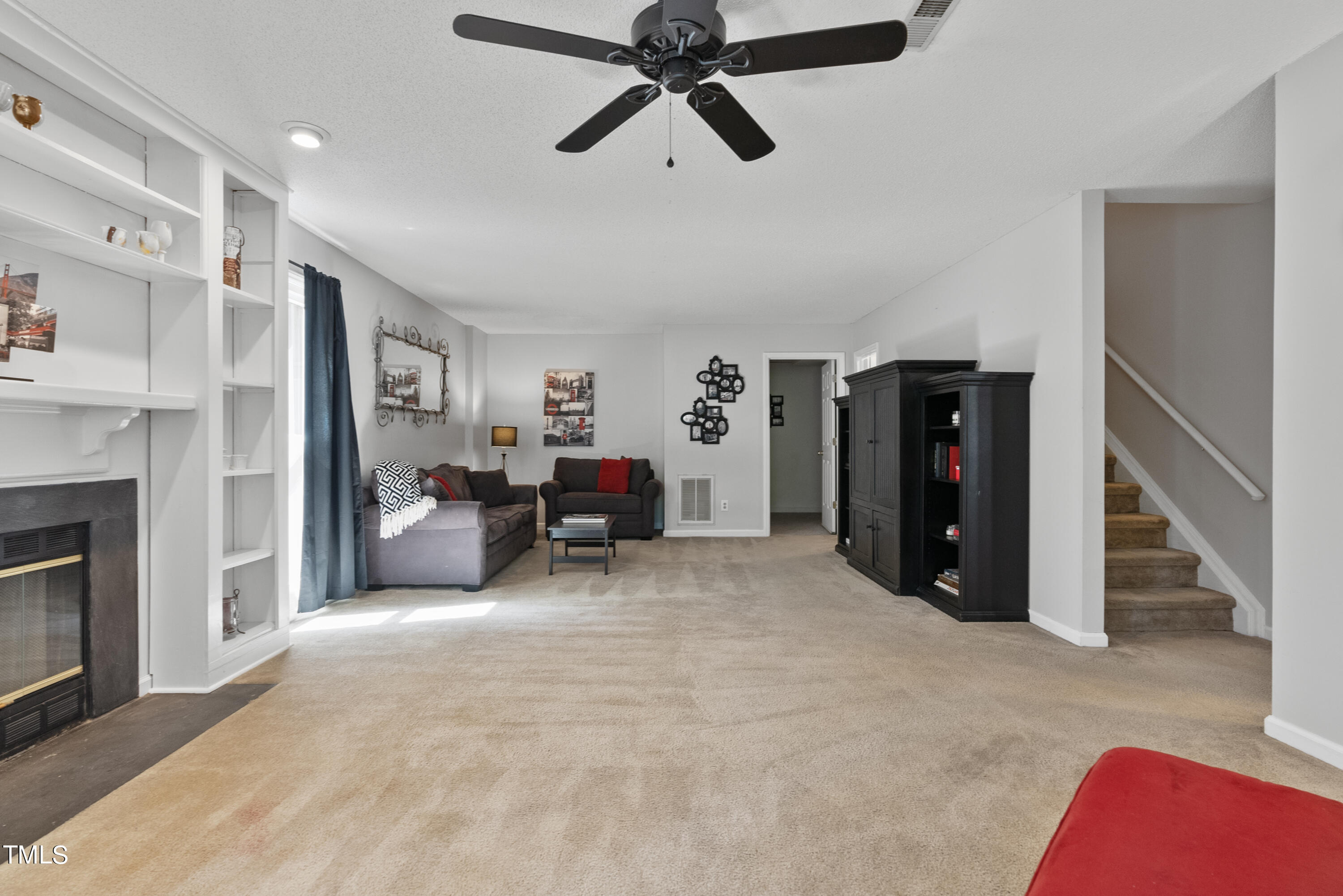2017 Willow Hill Lane