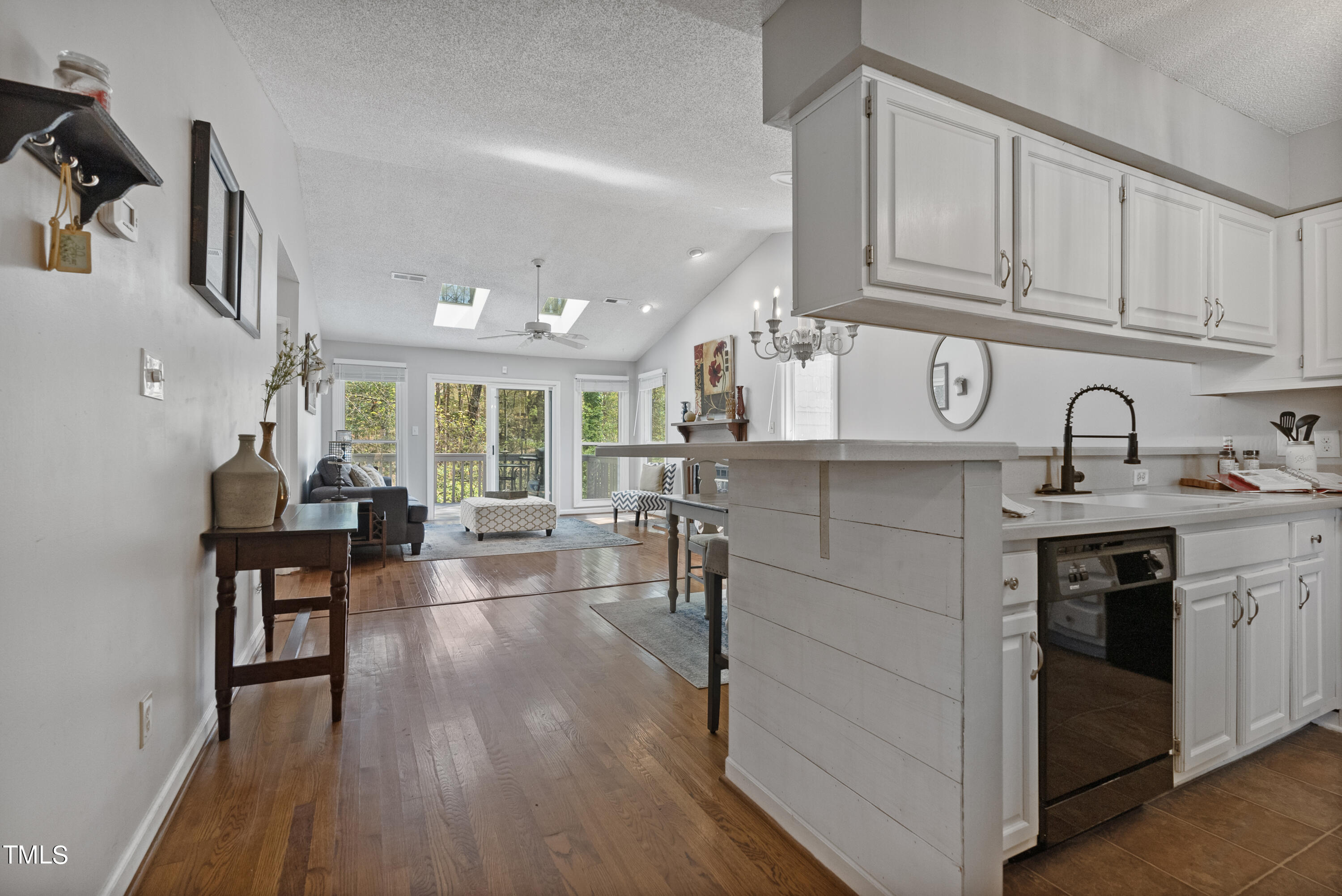 2017 Willow Hill Lane