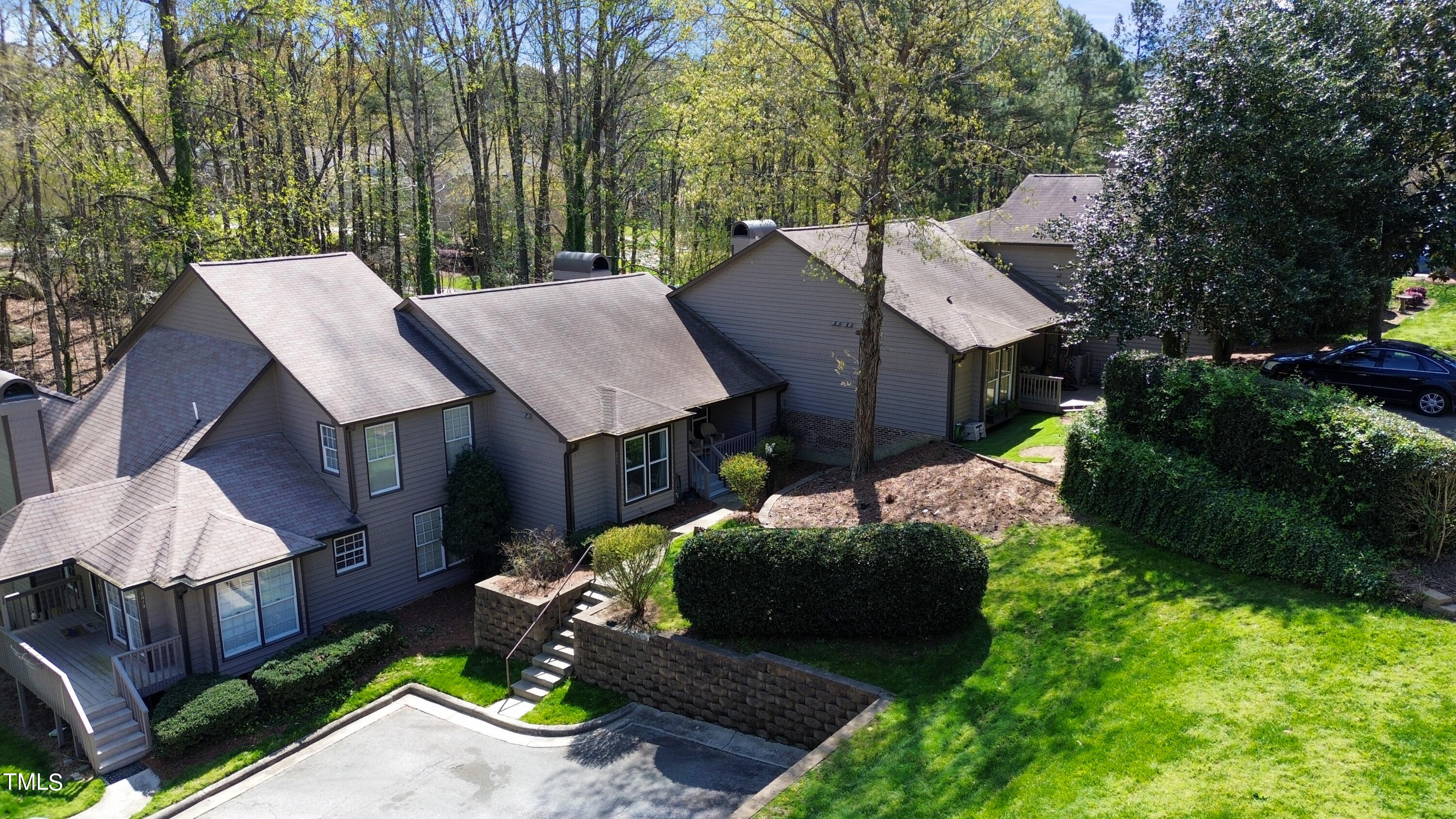 2017 Willow Hill Lane