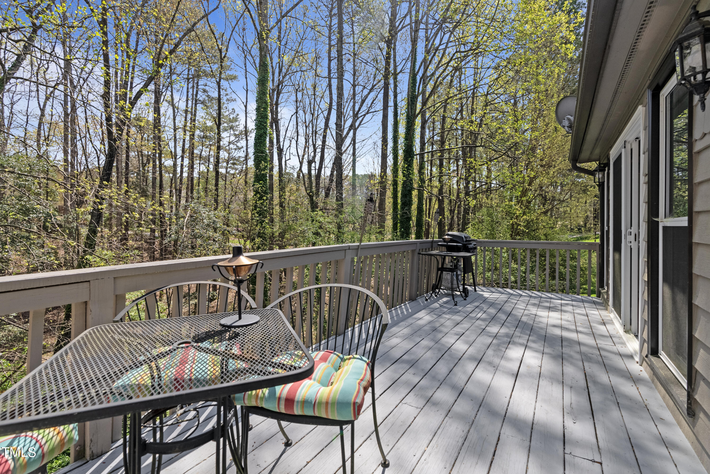 2017 Willow Hill Lane
