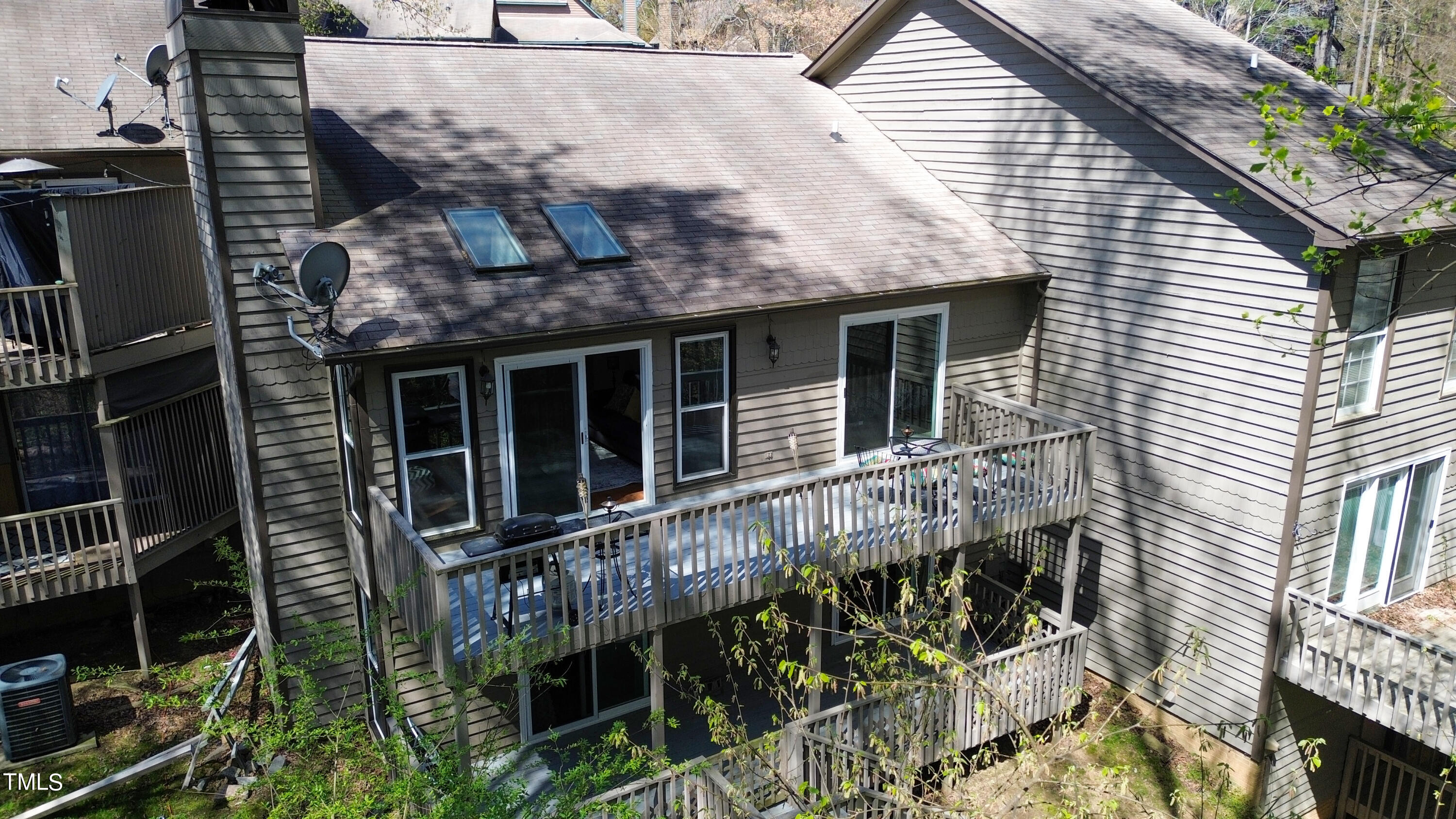 2017 Willow Hill Lane