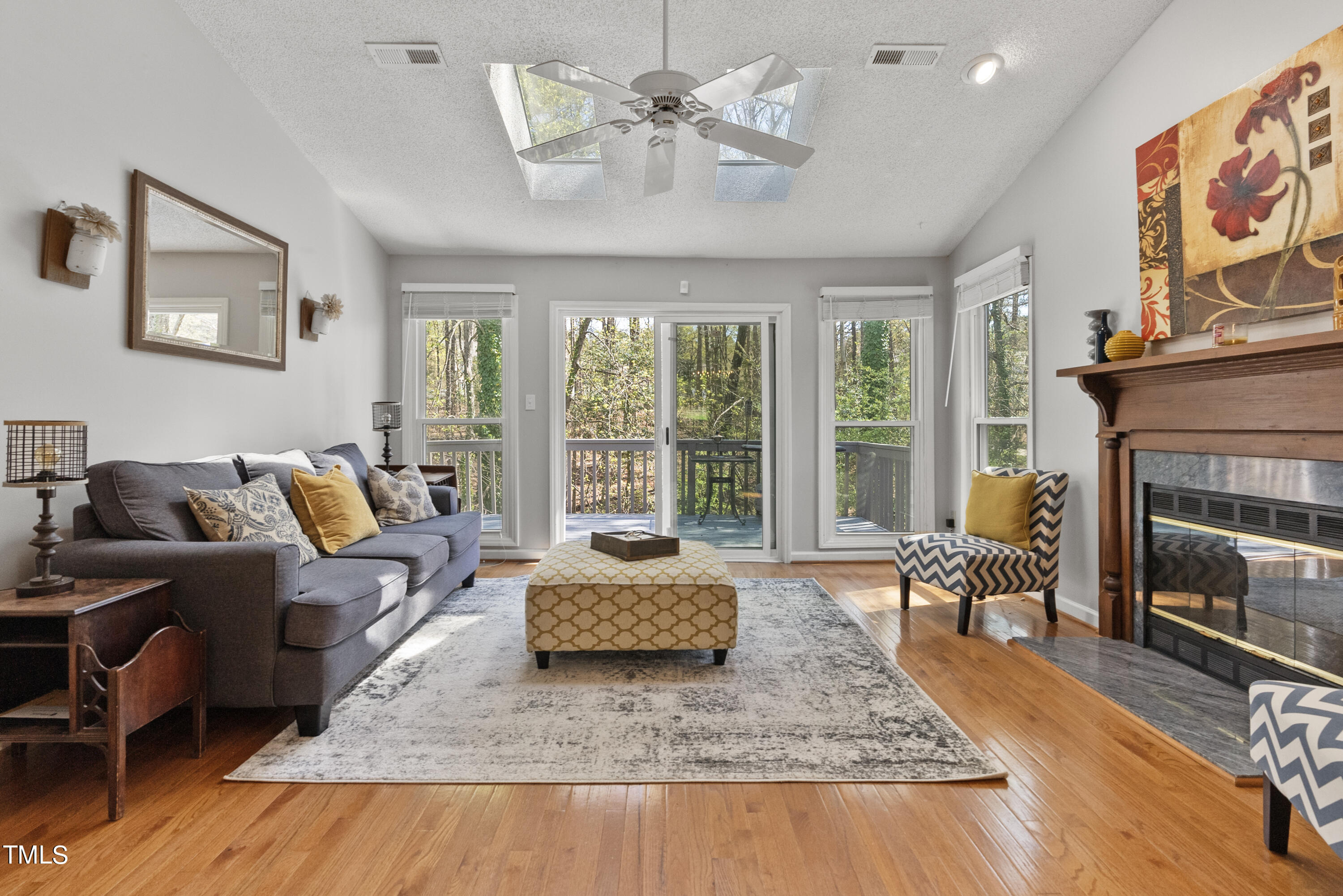 2017 Willow Hill Lane