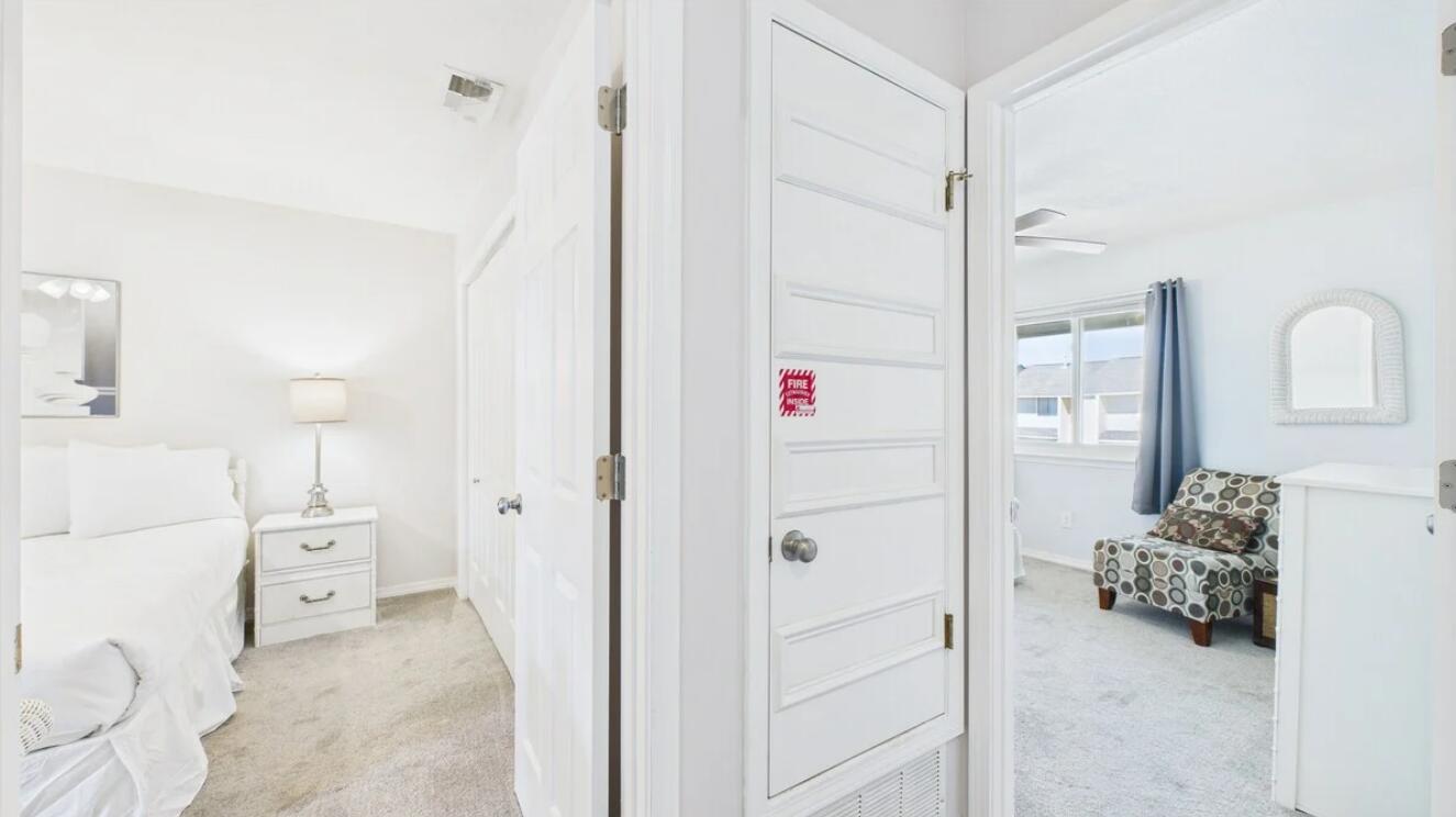 132 W Leslie Lane