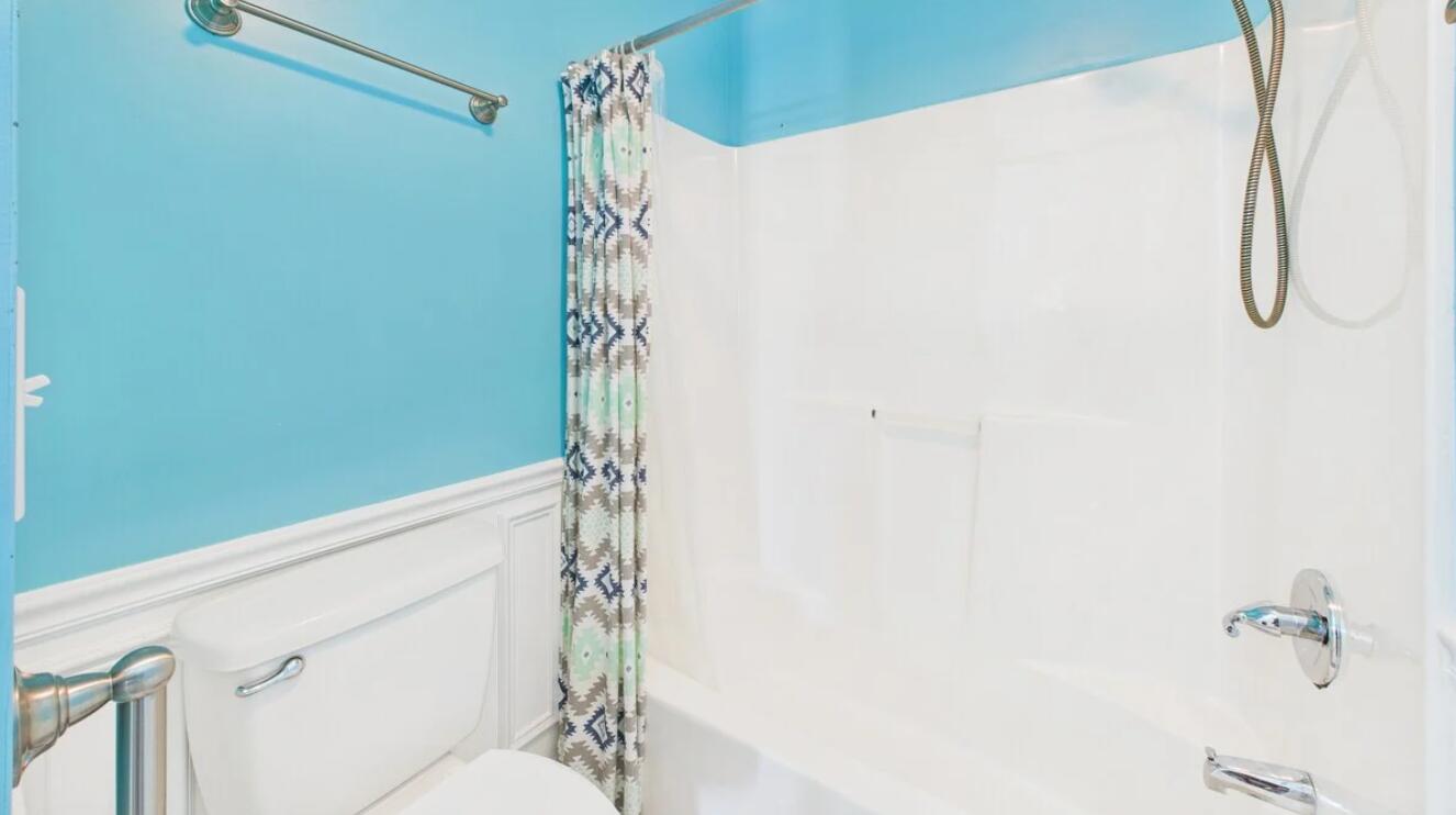 132 W Leslie Lane