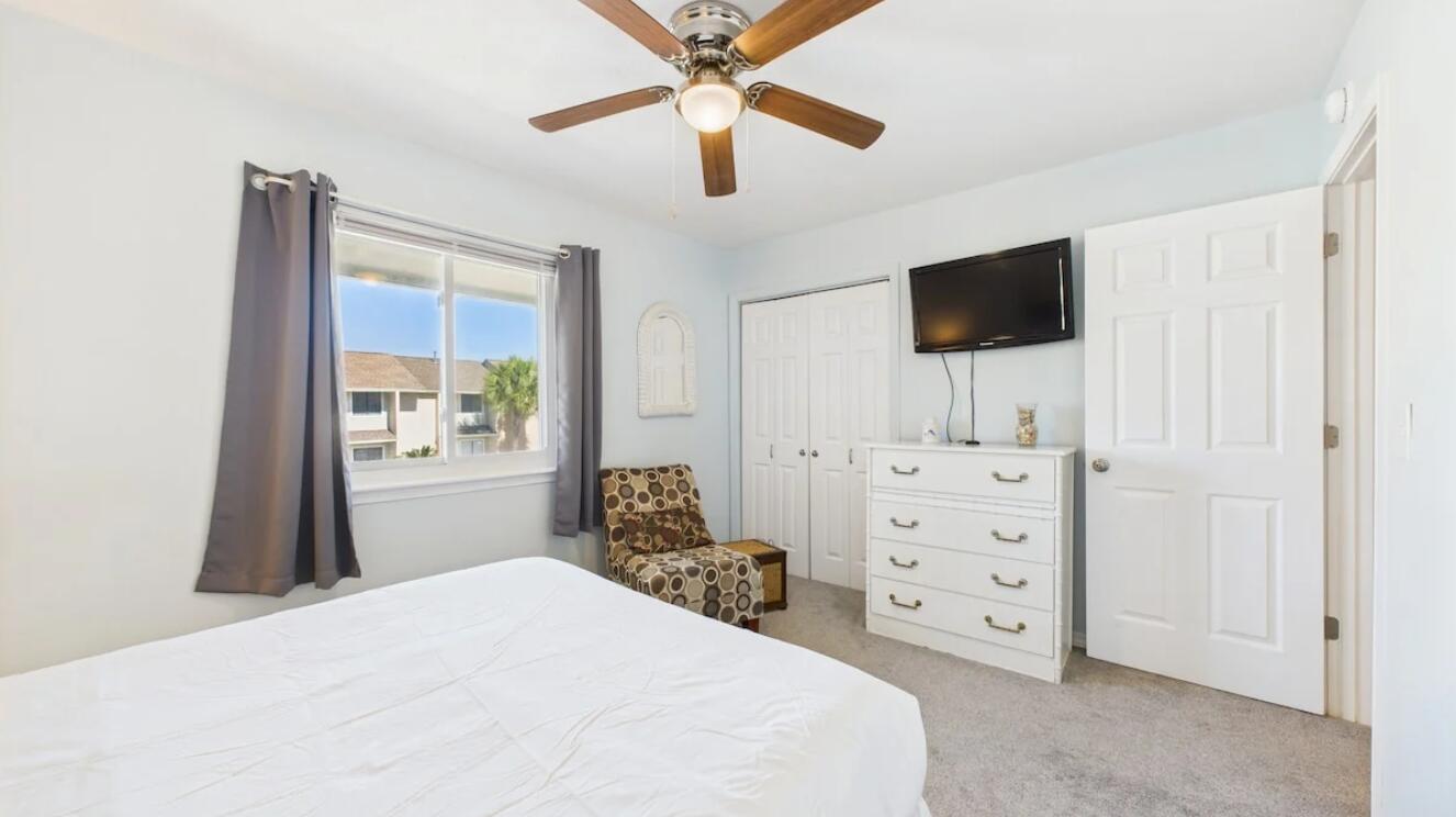 132 W Leslie Lane
