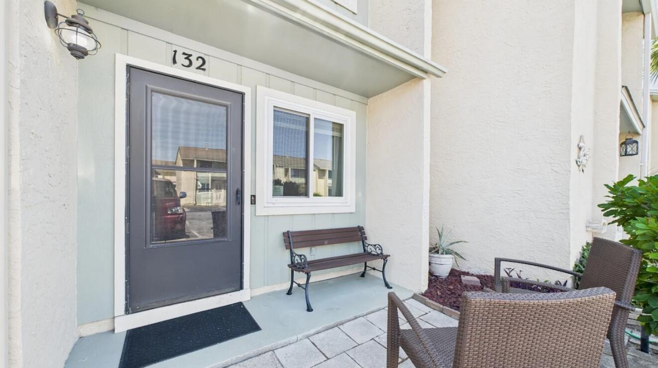 132 W Leslie Lane