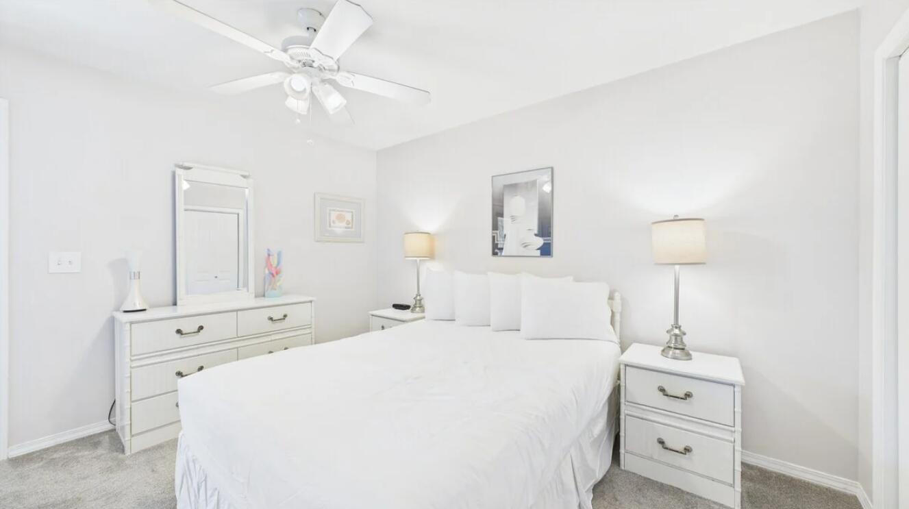 132 W Leslie Lane