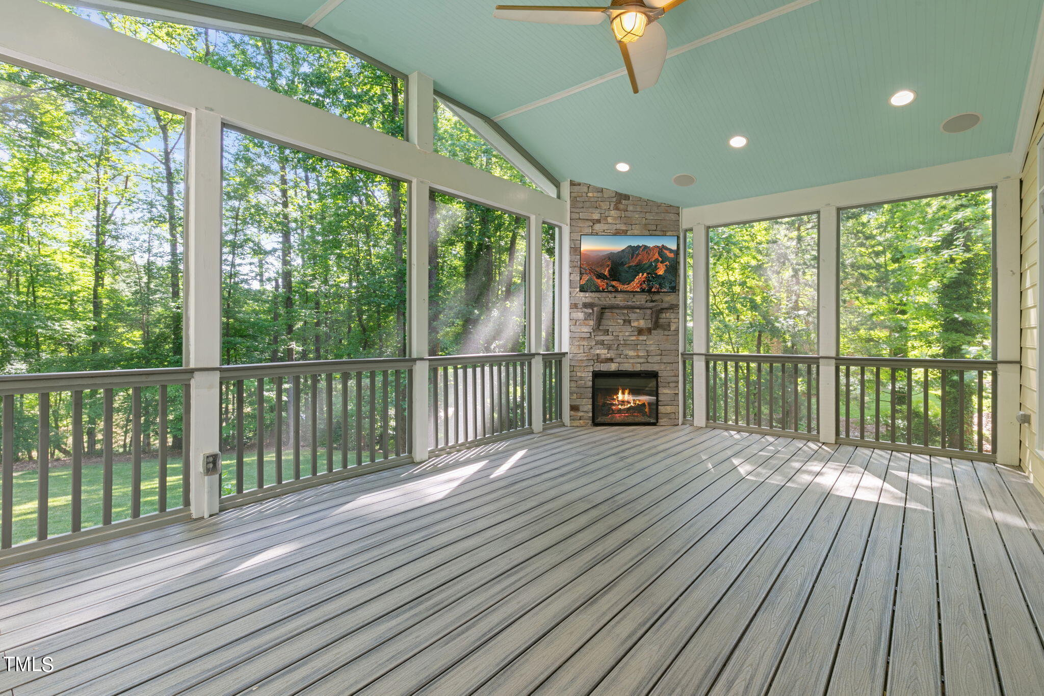 9800 Woodsong Court