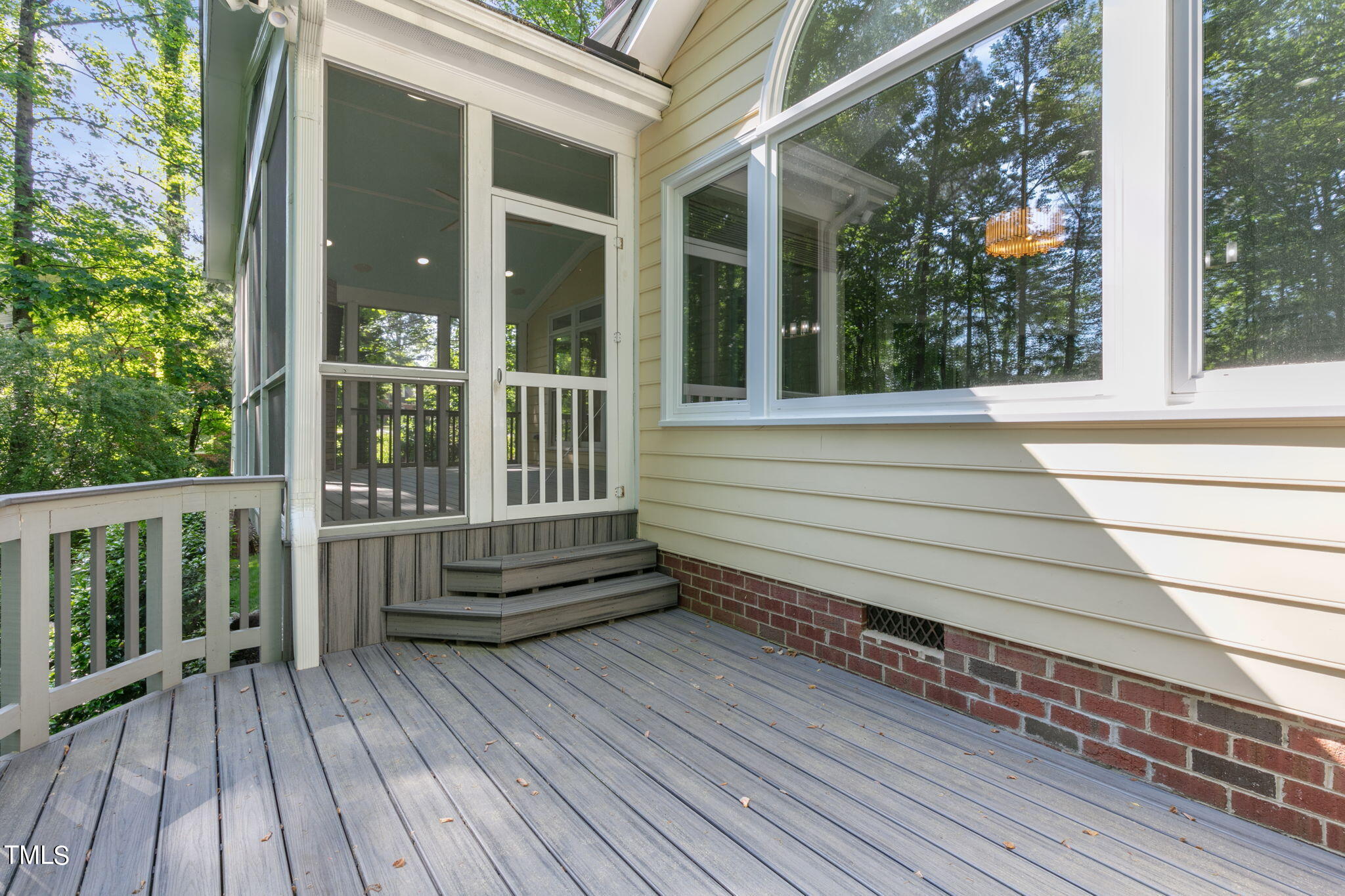 9800 Woodsong Court