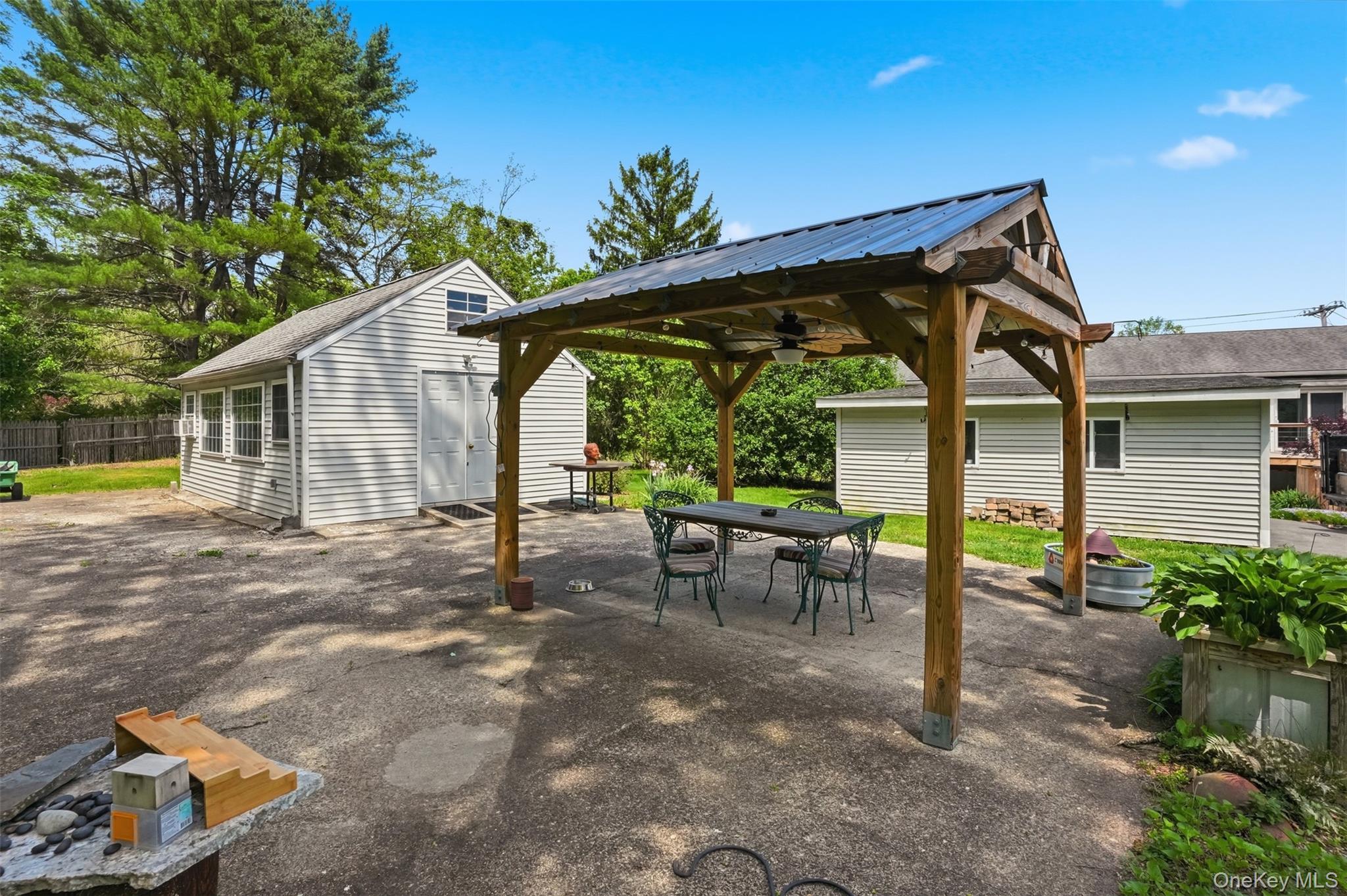 902 Albany Post Road