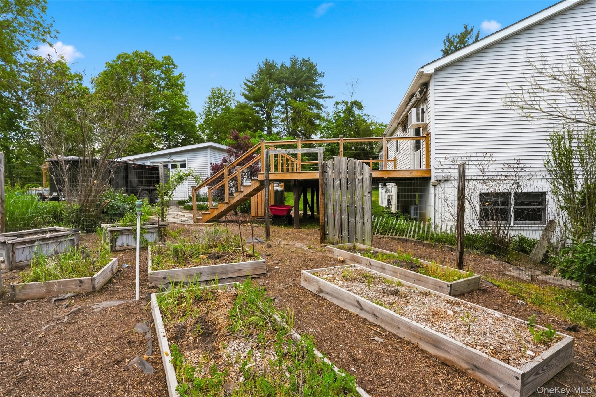 902 Albany Post Road
