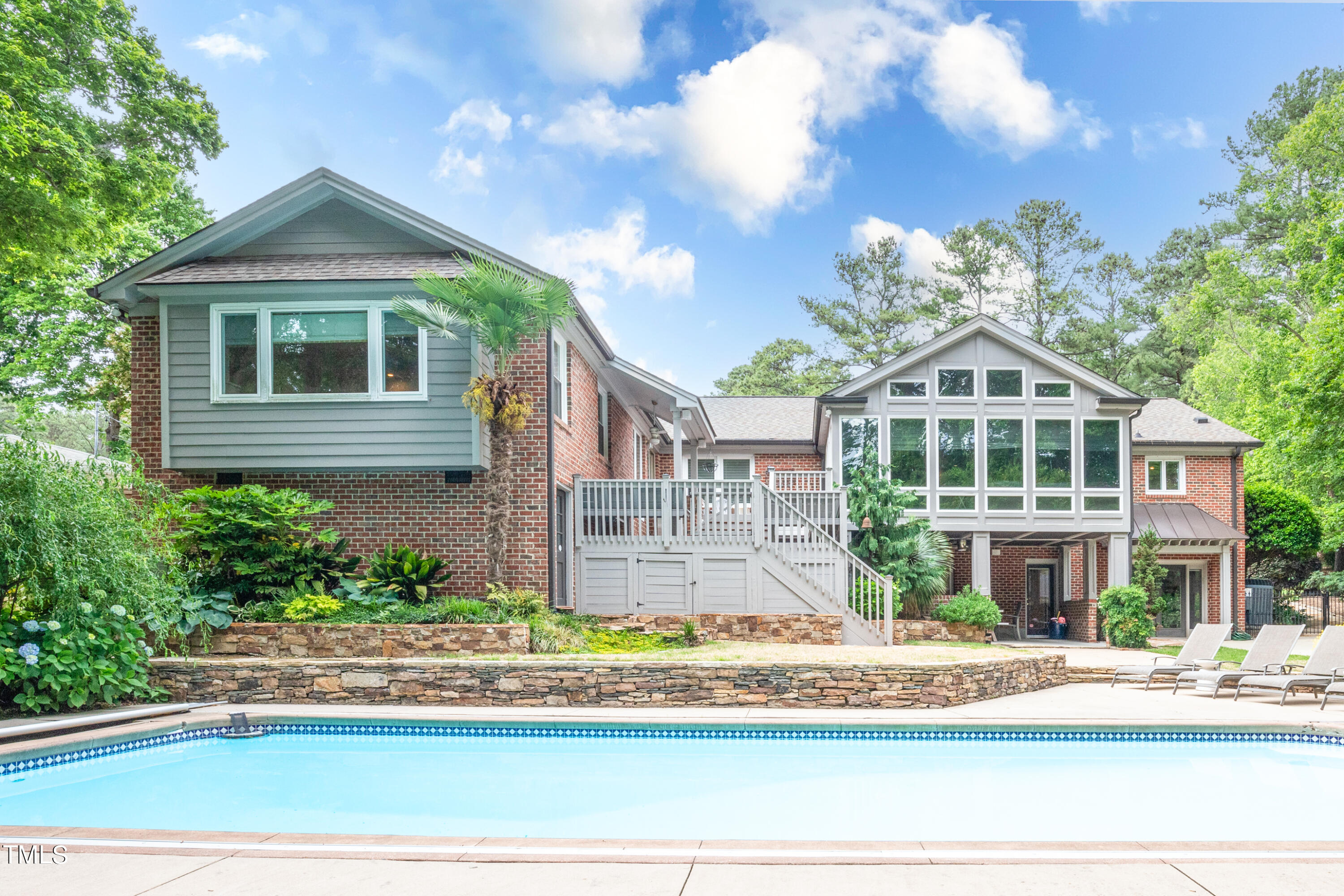 4905 Hermitage Drive