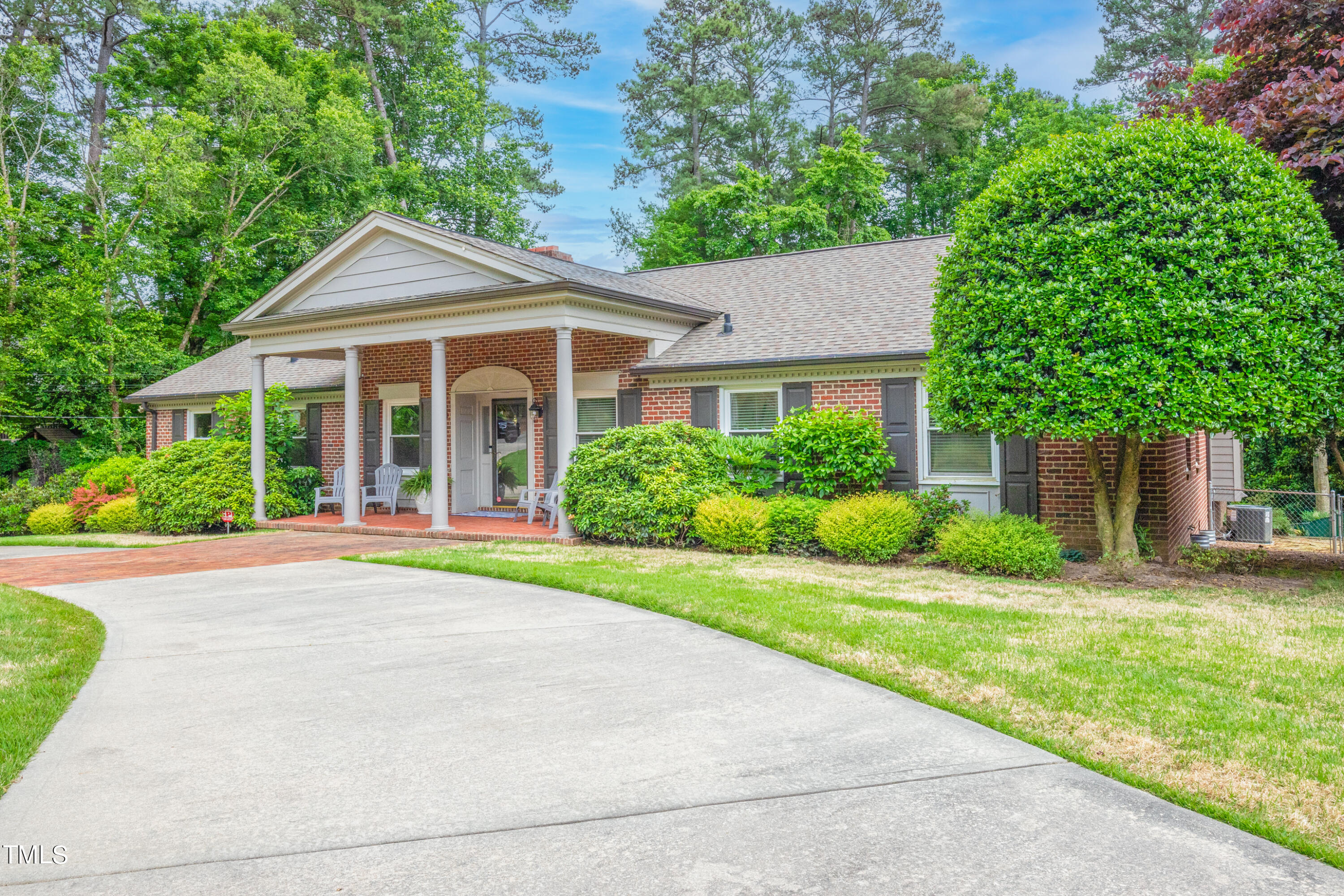 4905 Hermitage Drive