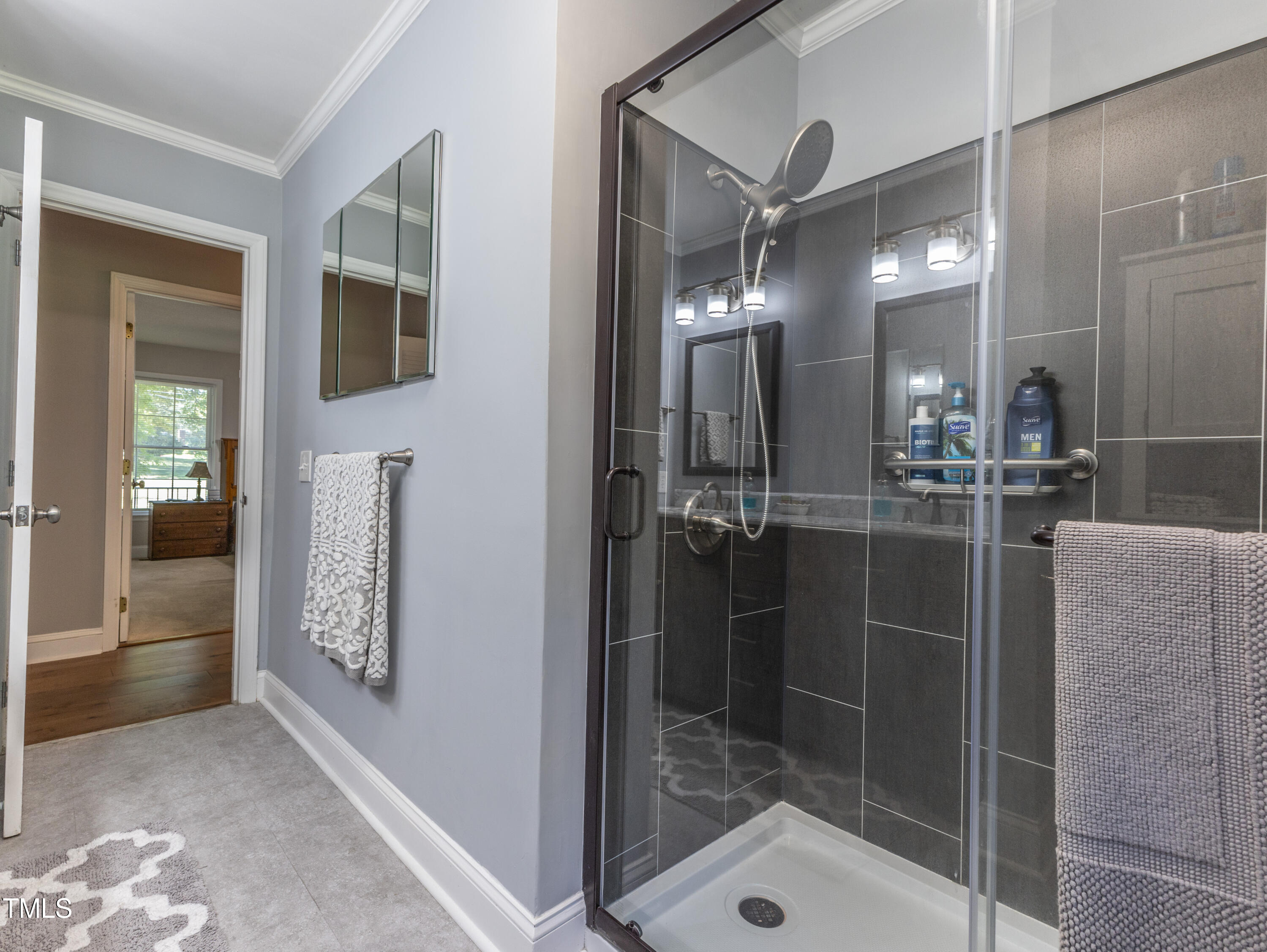 711 E Academy Street