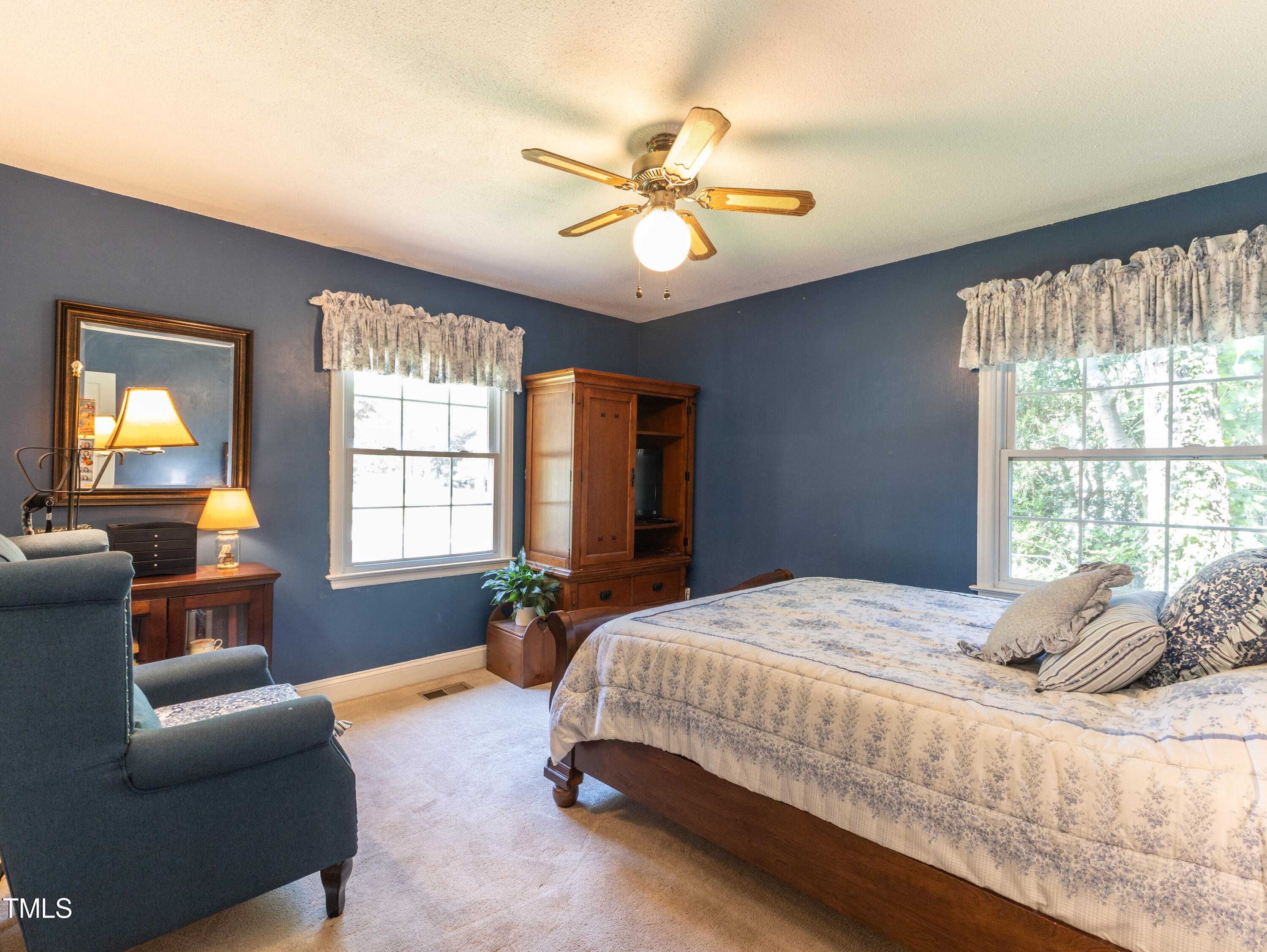 711 E Academy Street