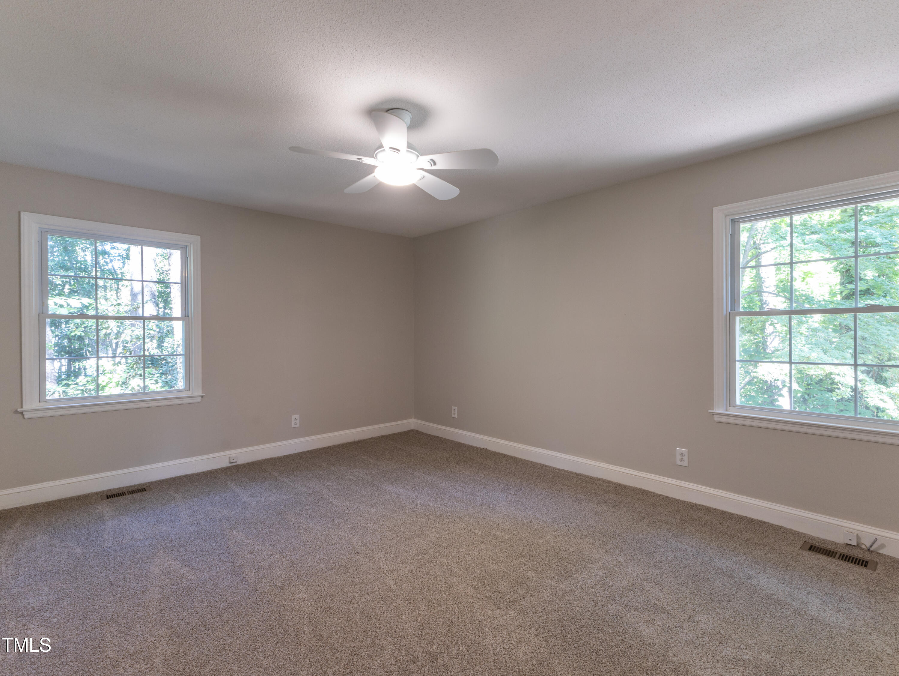 711 E Academy Street