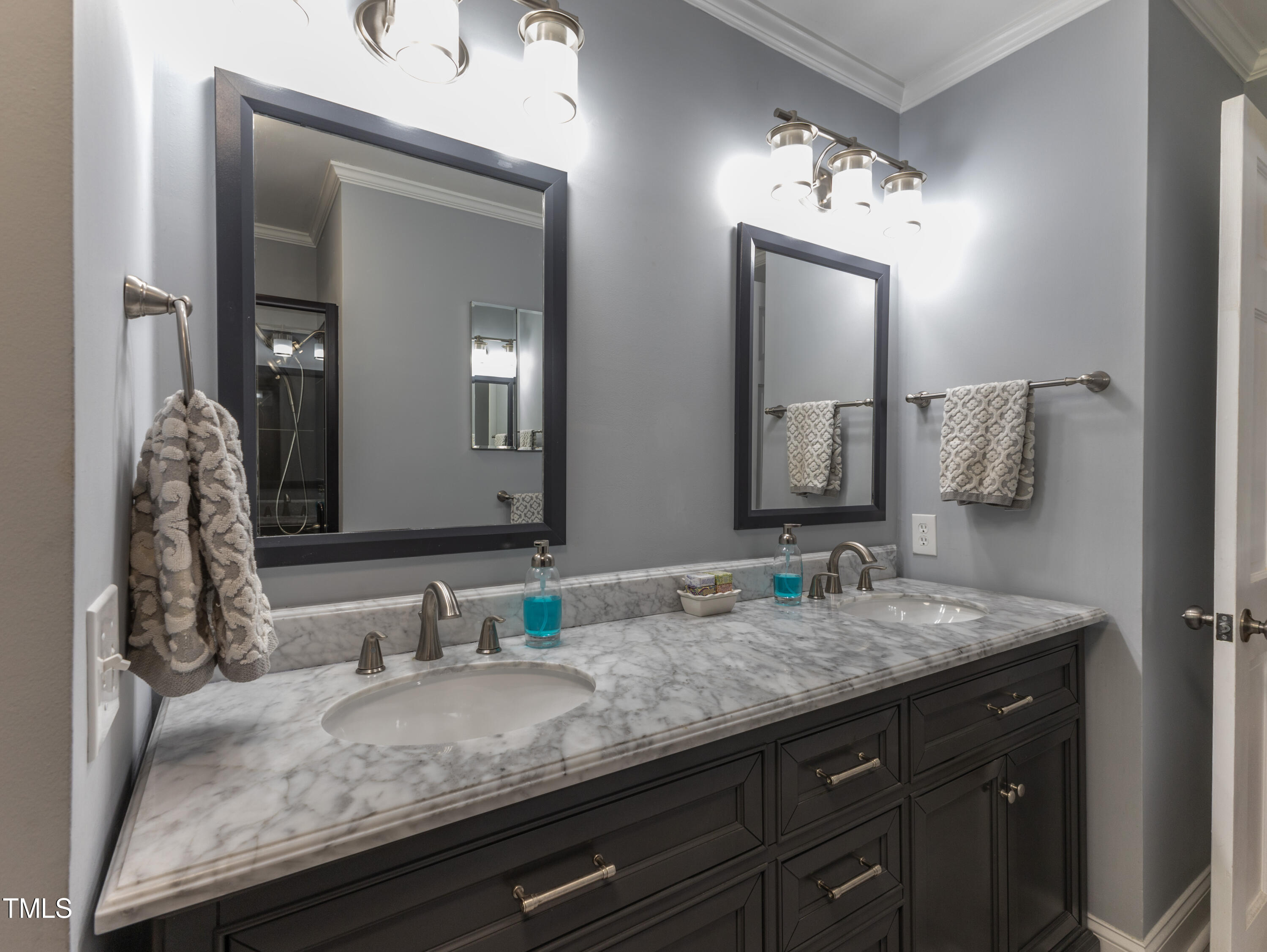 711 E Academy Street