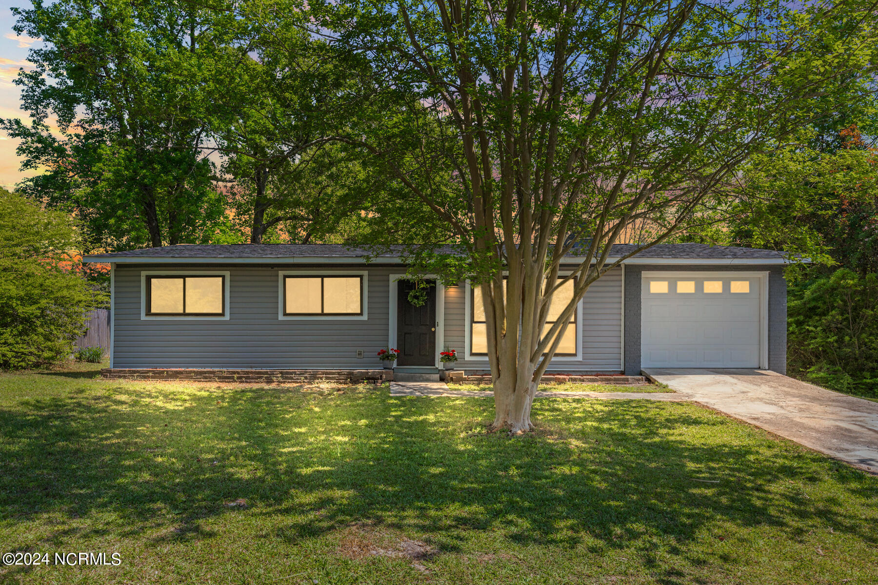 6019 E Red Oak Court