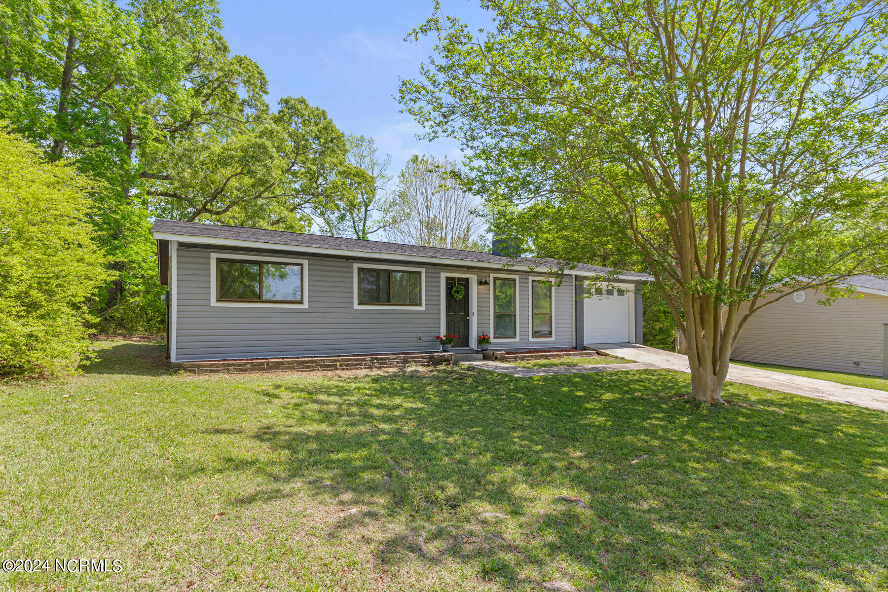 6019 E Red Oak Court