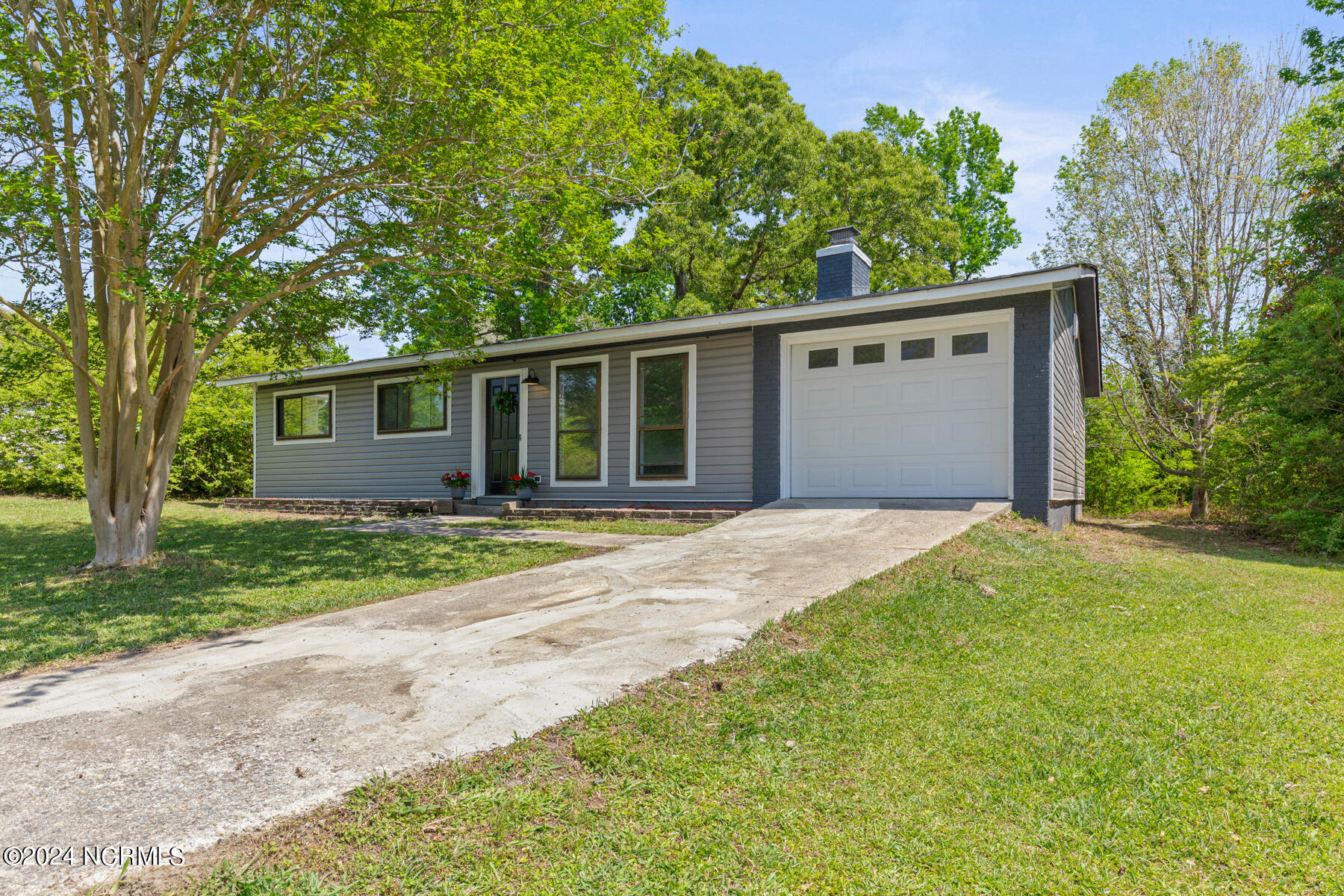 6019 E Red Oak Court
