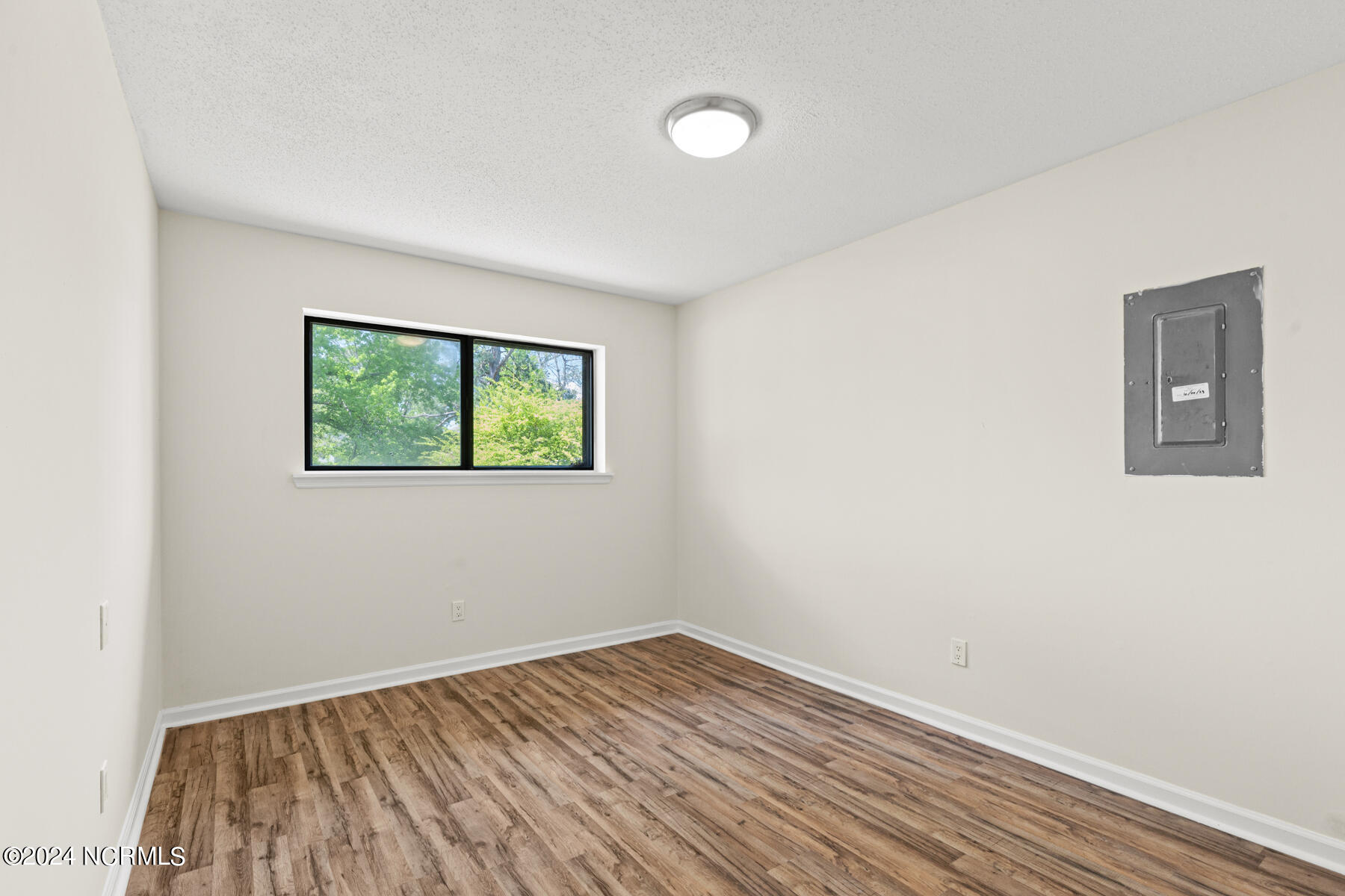 6019 E Red Oak Court