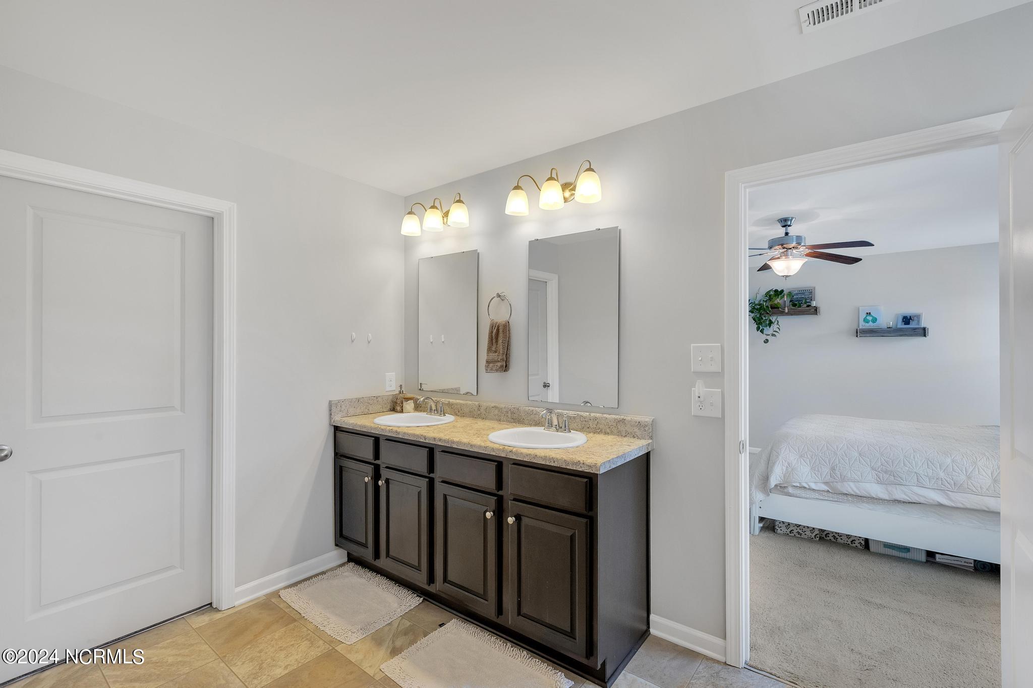 54 S Ryder Court