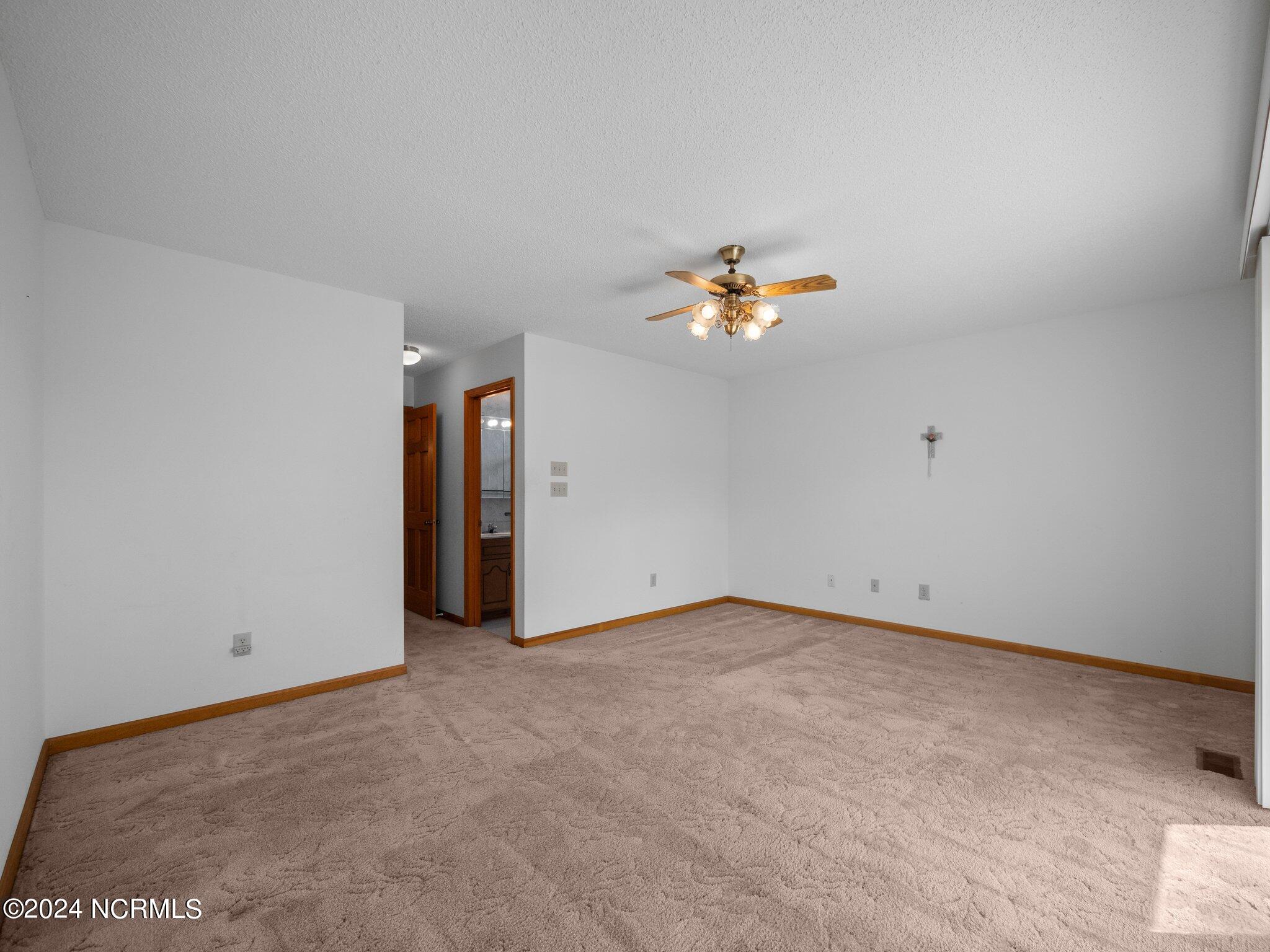 129 Hunting Bay Drive