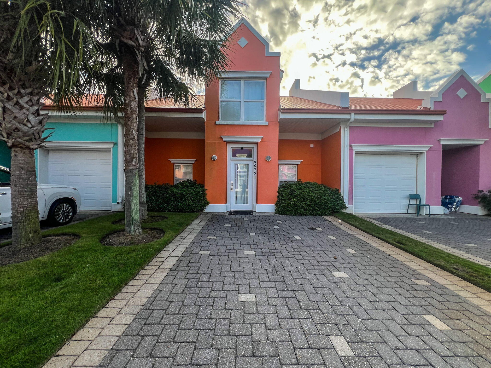 6079 Valhalla Avenue