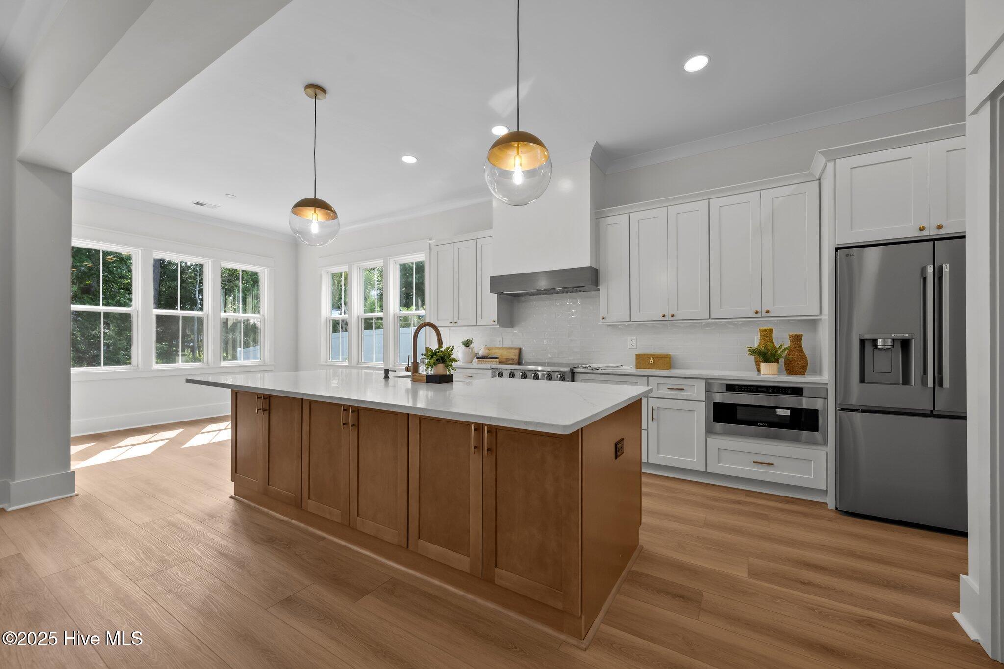 812 Lake Willow Way
