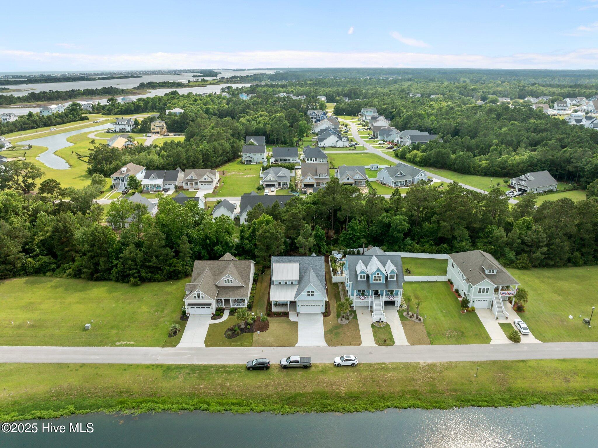 812 Lake Willow Way