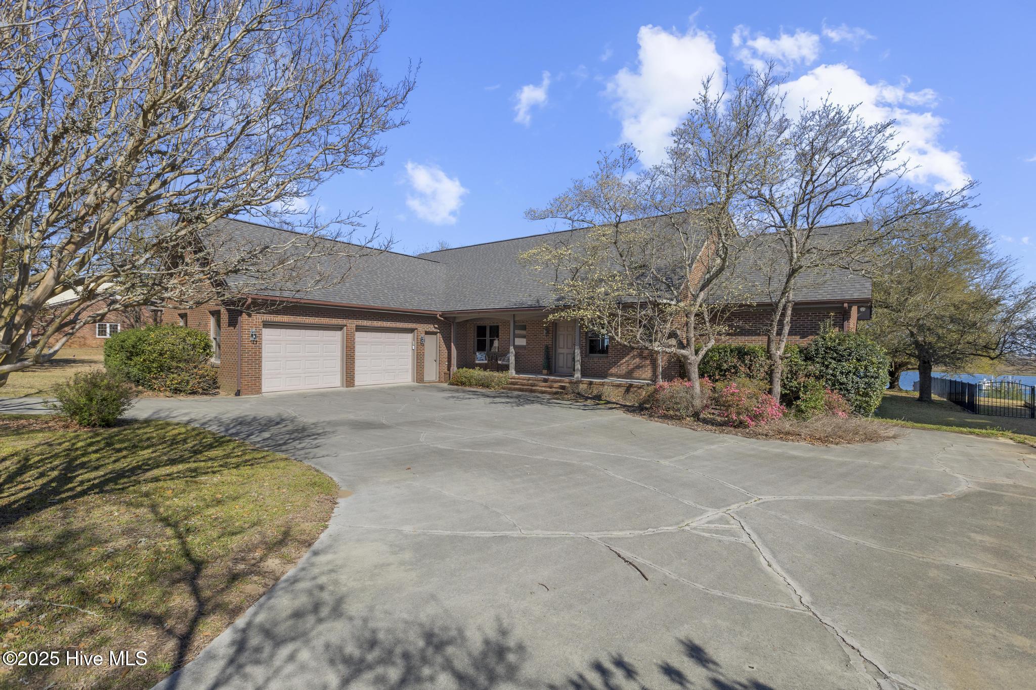 108 Inlet Court