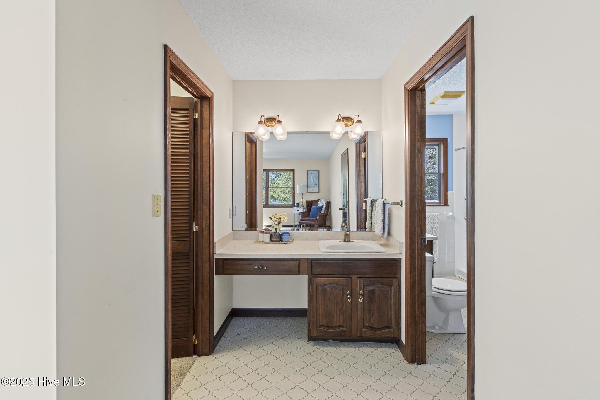 108 Inlet Court